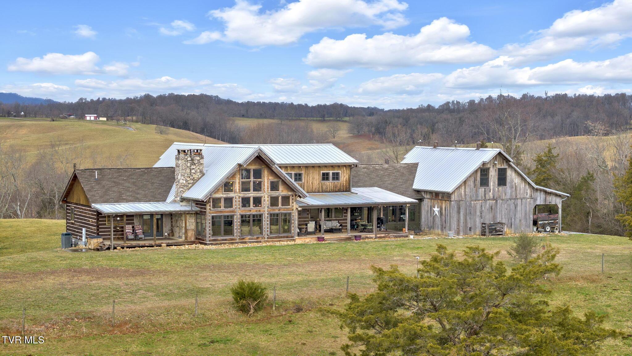 Photo of 4 bed, 3 bath, 6,401 sq ft single family residence at 273 Harvest Lane