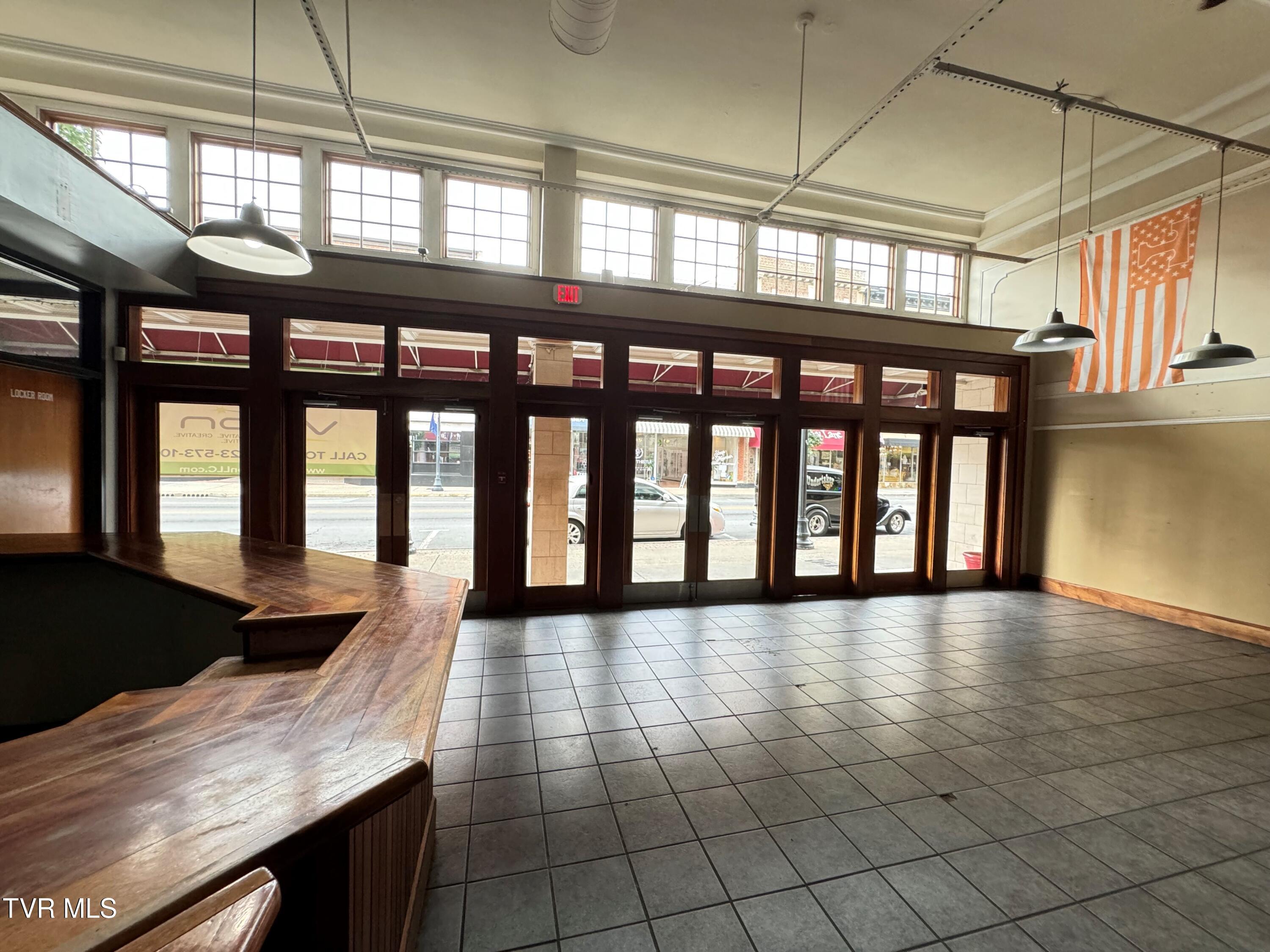 628 state street interior looking at fro