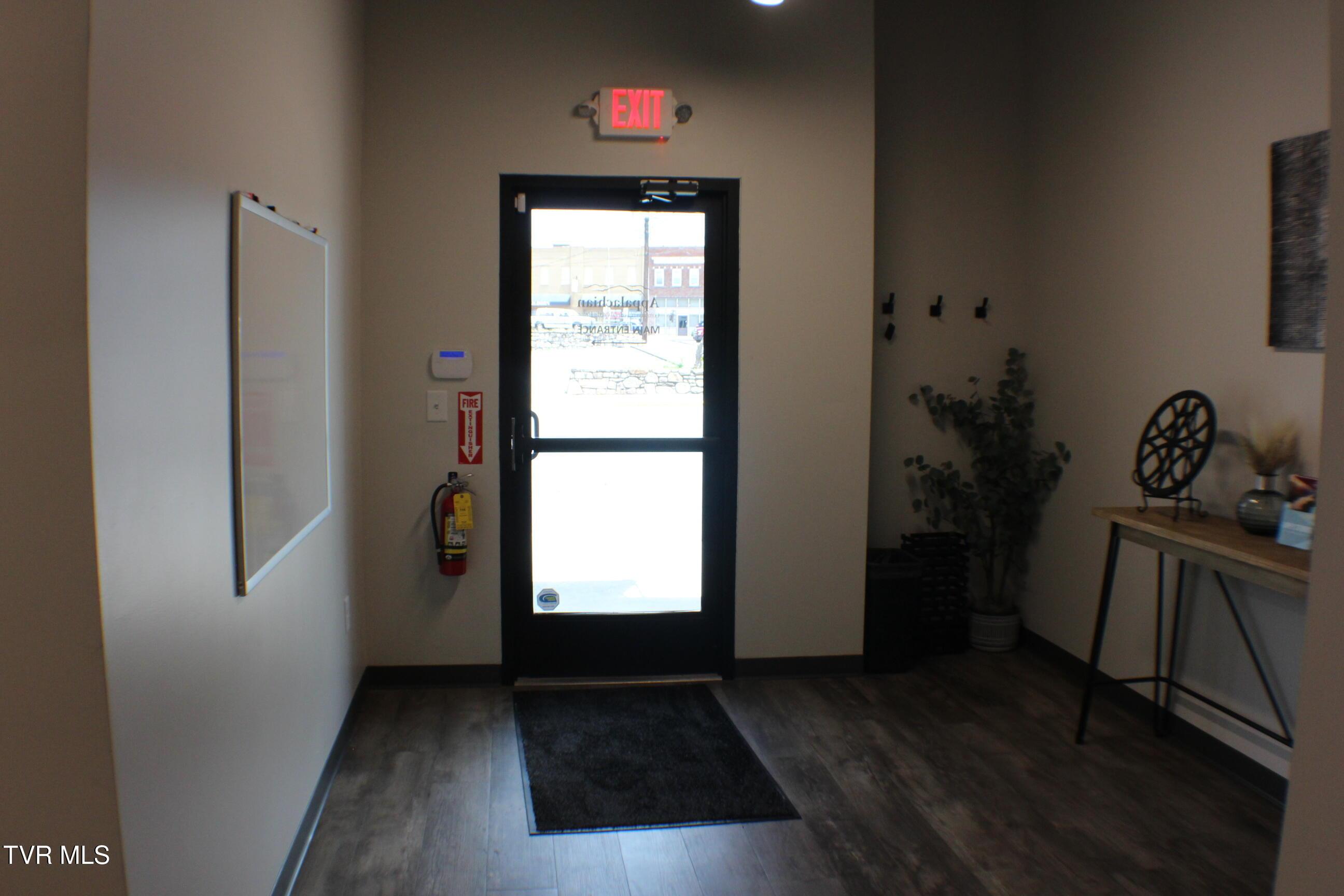 Photo of 4,275 sq ft commercial lease at 217 East New Street