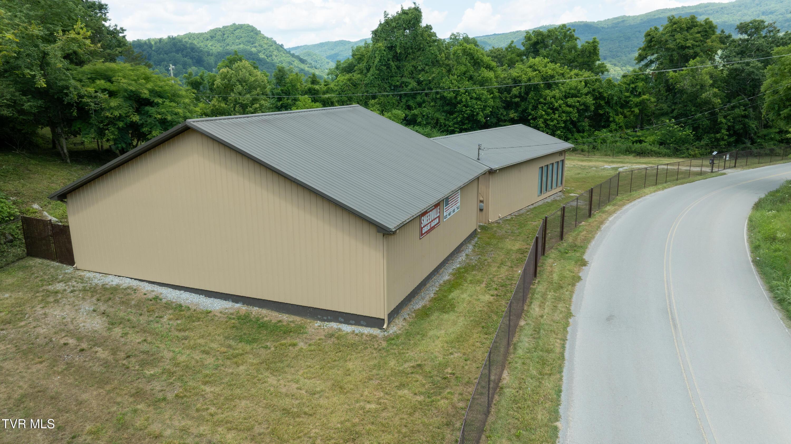 Photo of 3,000 sq ft, 15 ac commercial sale at 496 River Road