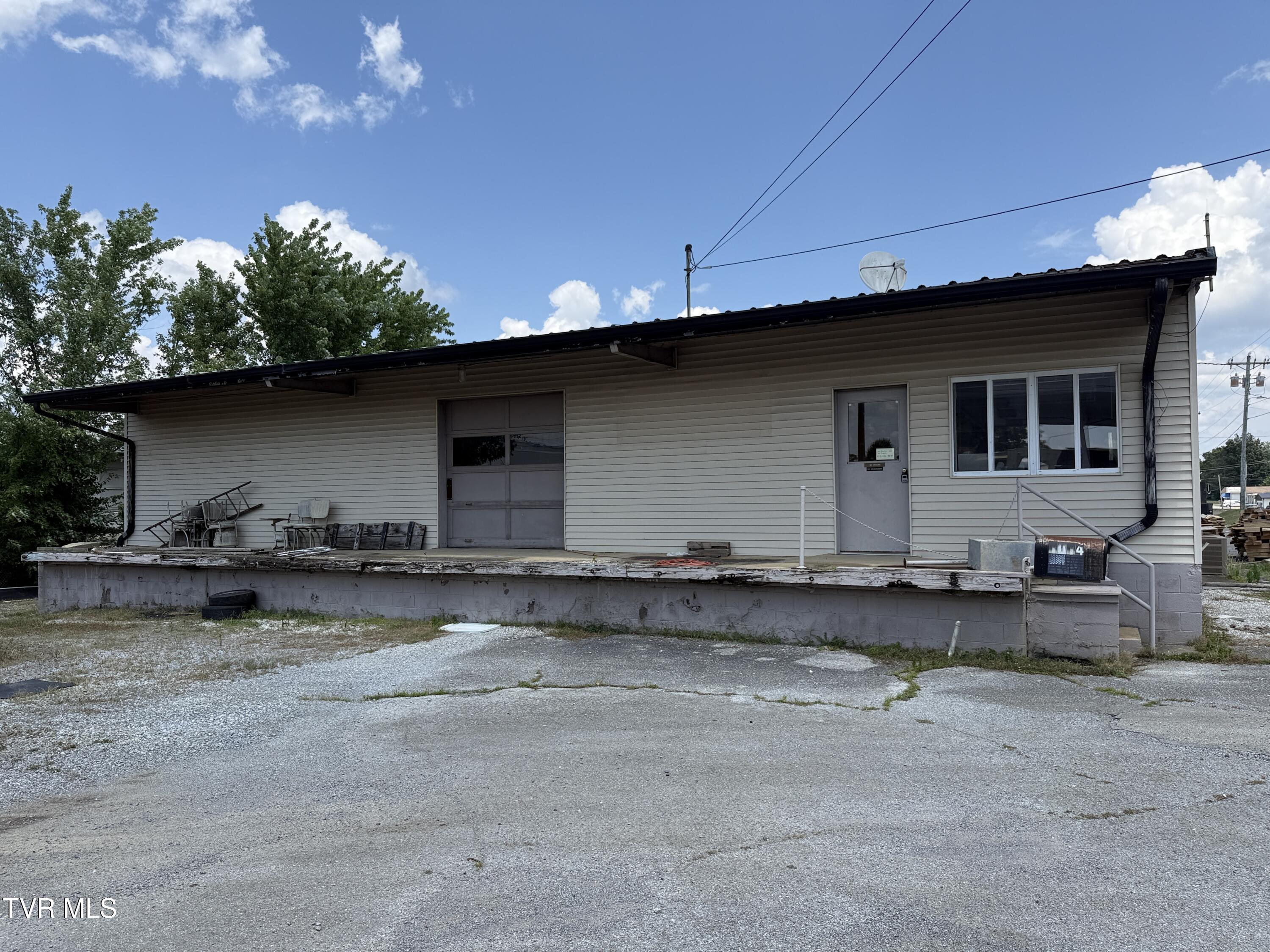 Photo of 2,400 sq ft, 0.56 ac commercial sale at 1014 West Main Street