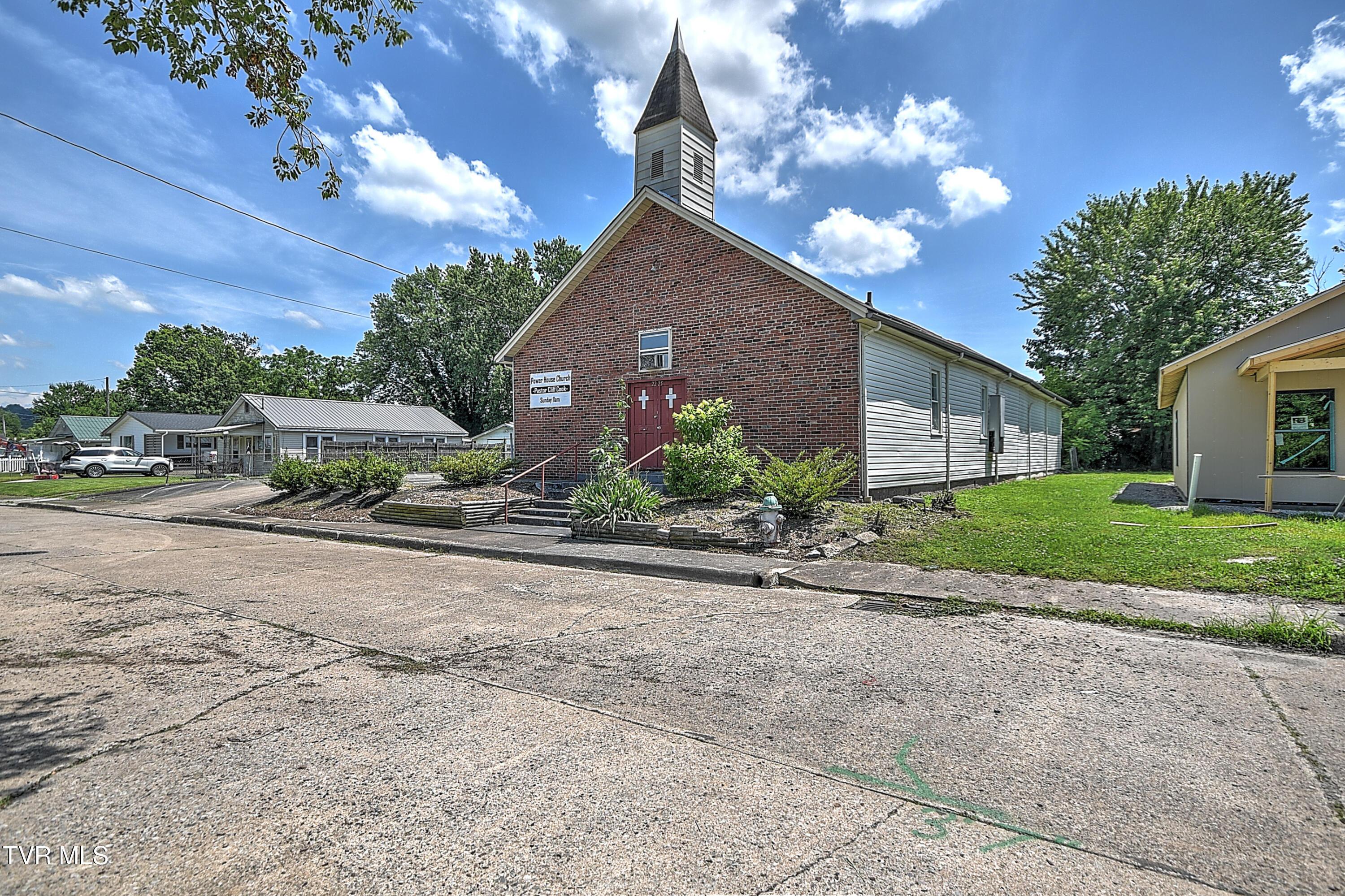 Photo of 4,160 sq ft, 0.31 ac commercial sale at 2225 Ashwood Avenue