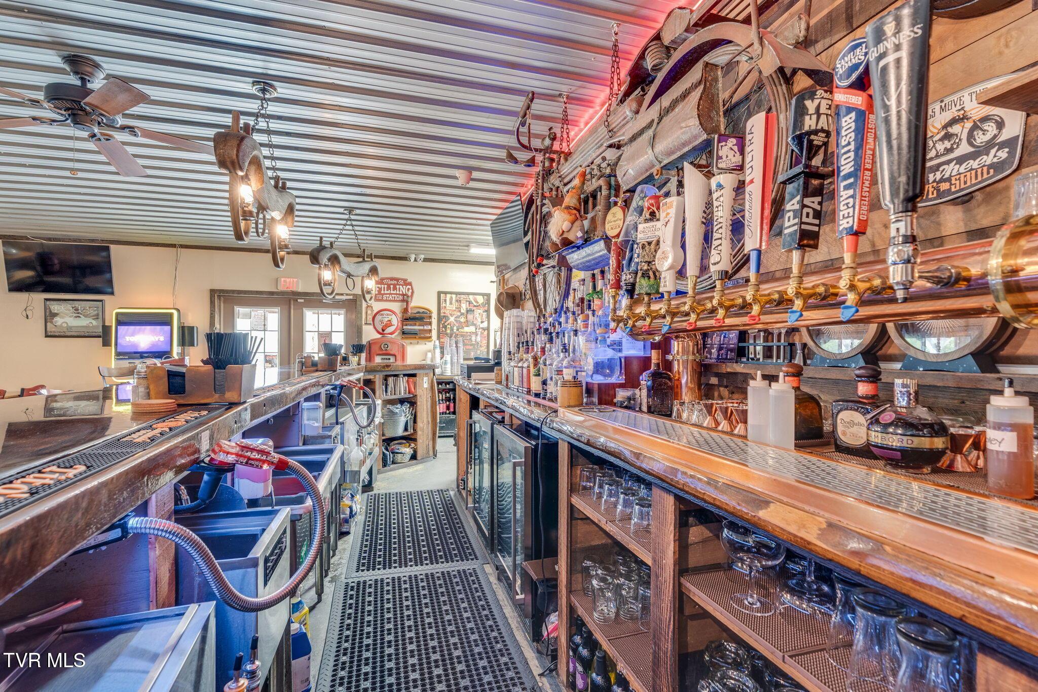 Photo of 1,500 sq ft, 0.56 ac commercial sale at 4020 Roan Creek Road #2