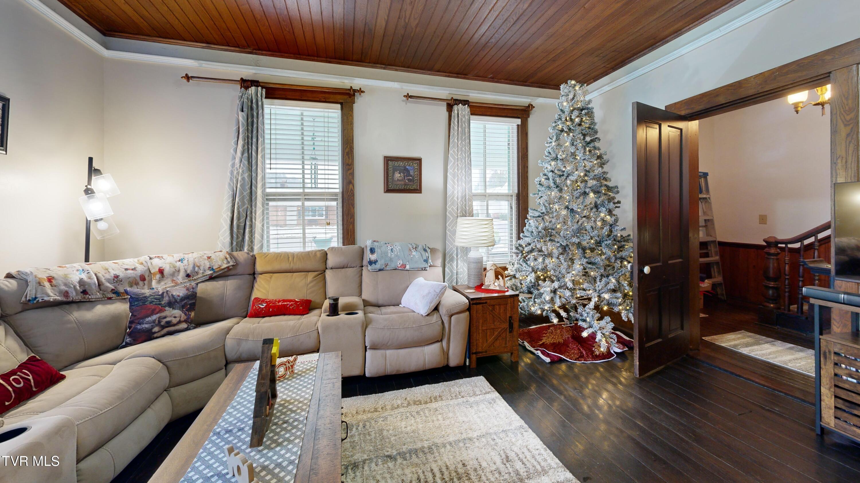 212-Main-Street-Living-Room 1