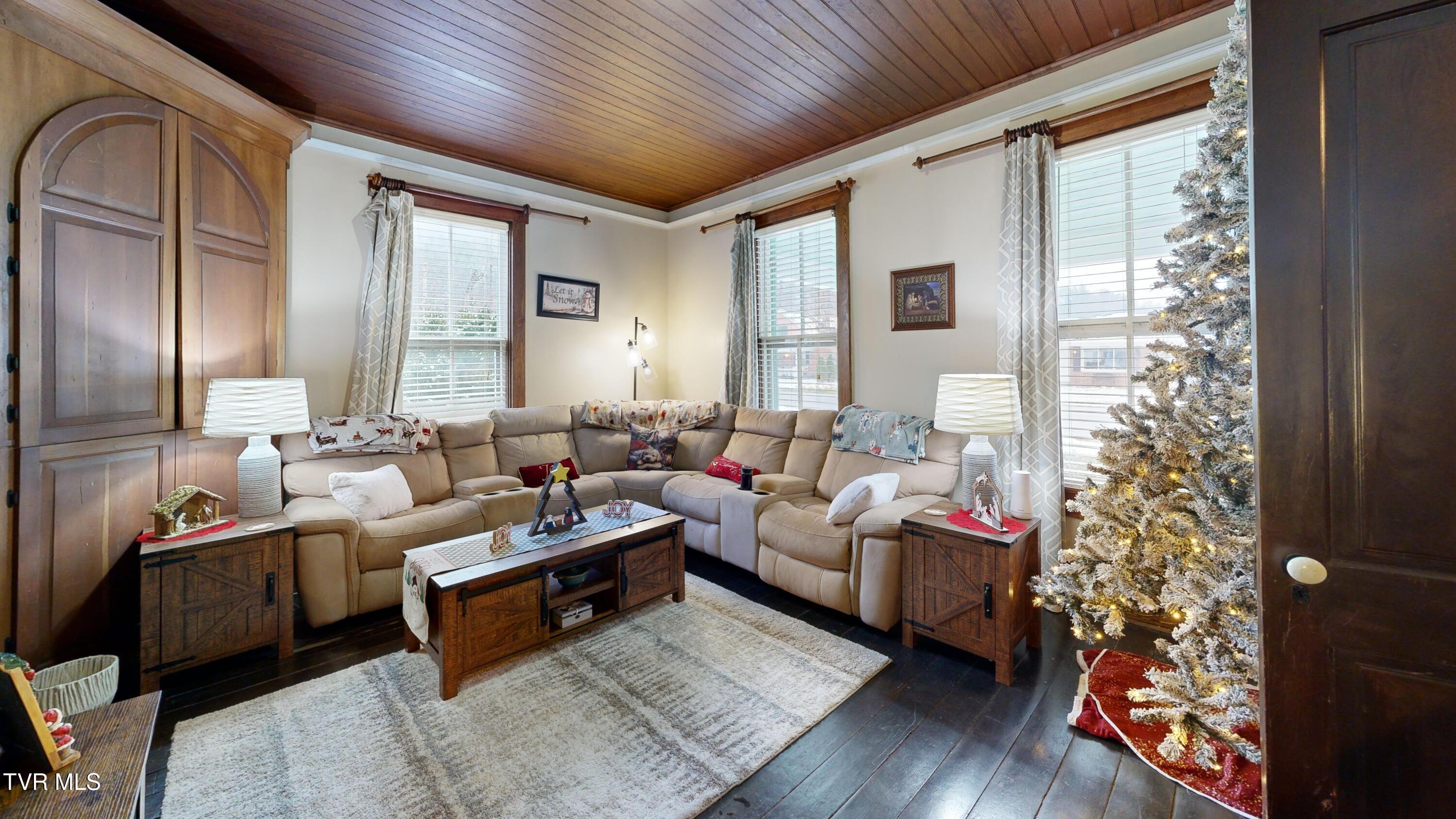 212-Main-Street-Living-Room 2