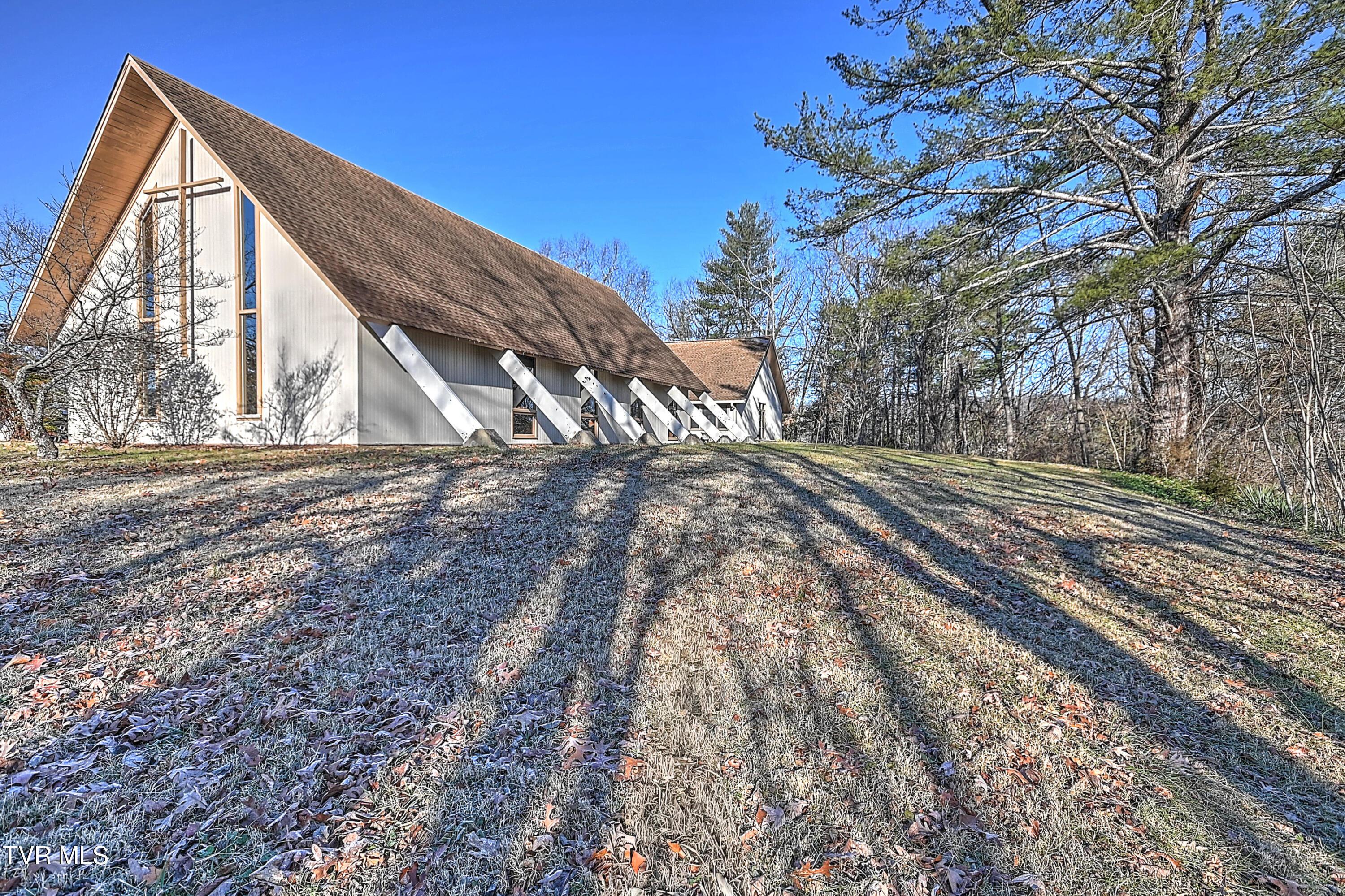 Photo of 6,300 sq ft, 5.27 ac commercial sale at 607 Greenfield Place
