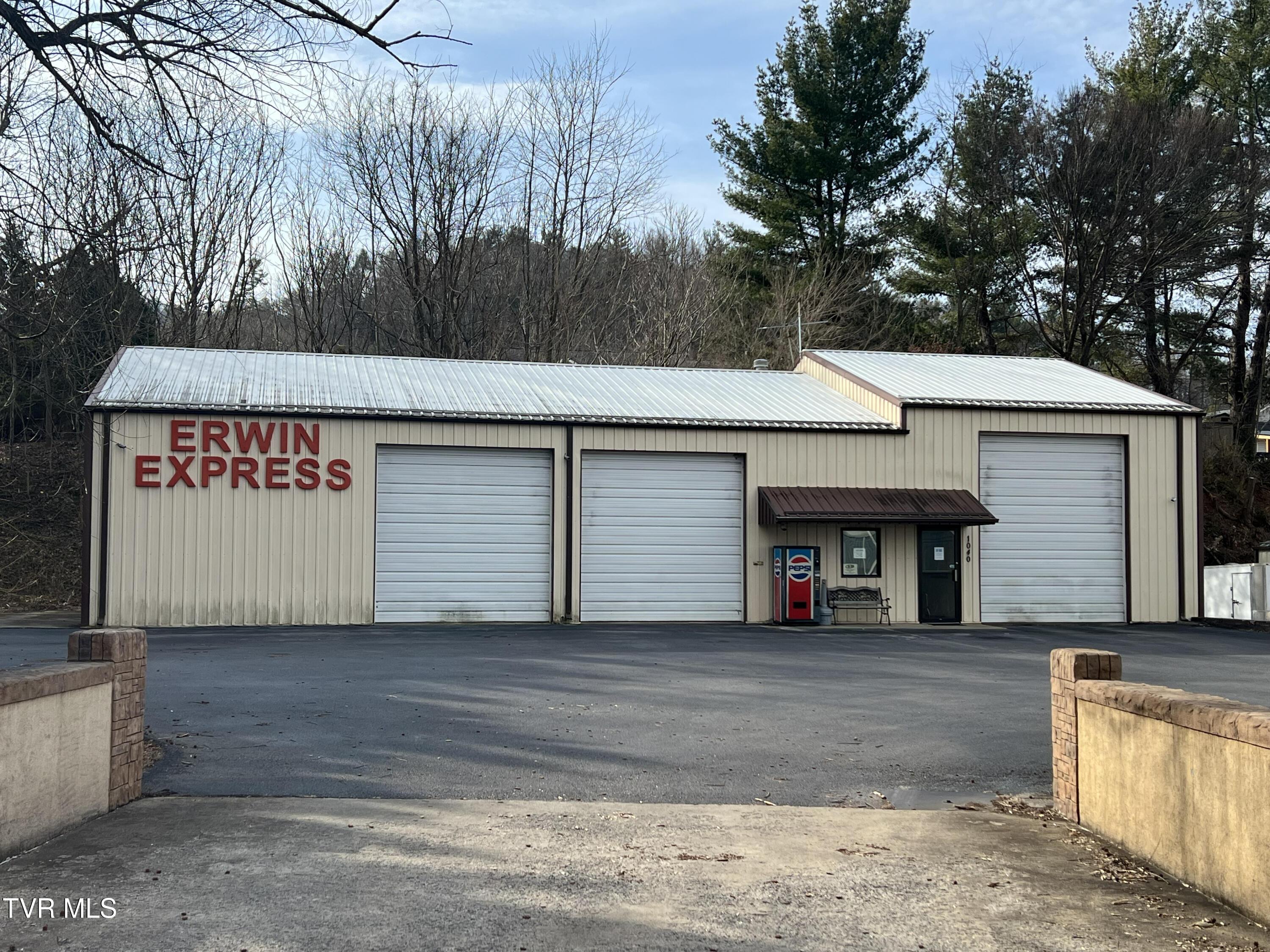 Photo of 3,200 sq ft, 0.72 ac commercial sale at 1040 Martin Creek Road