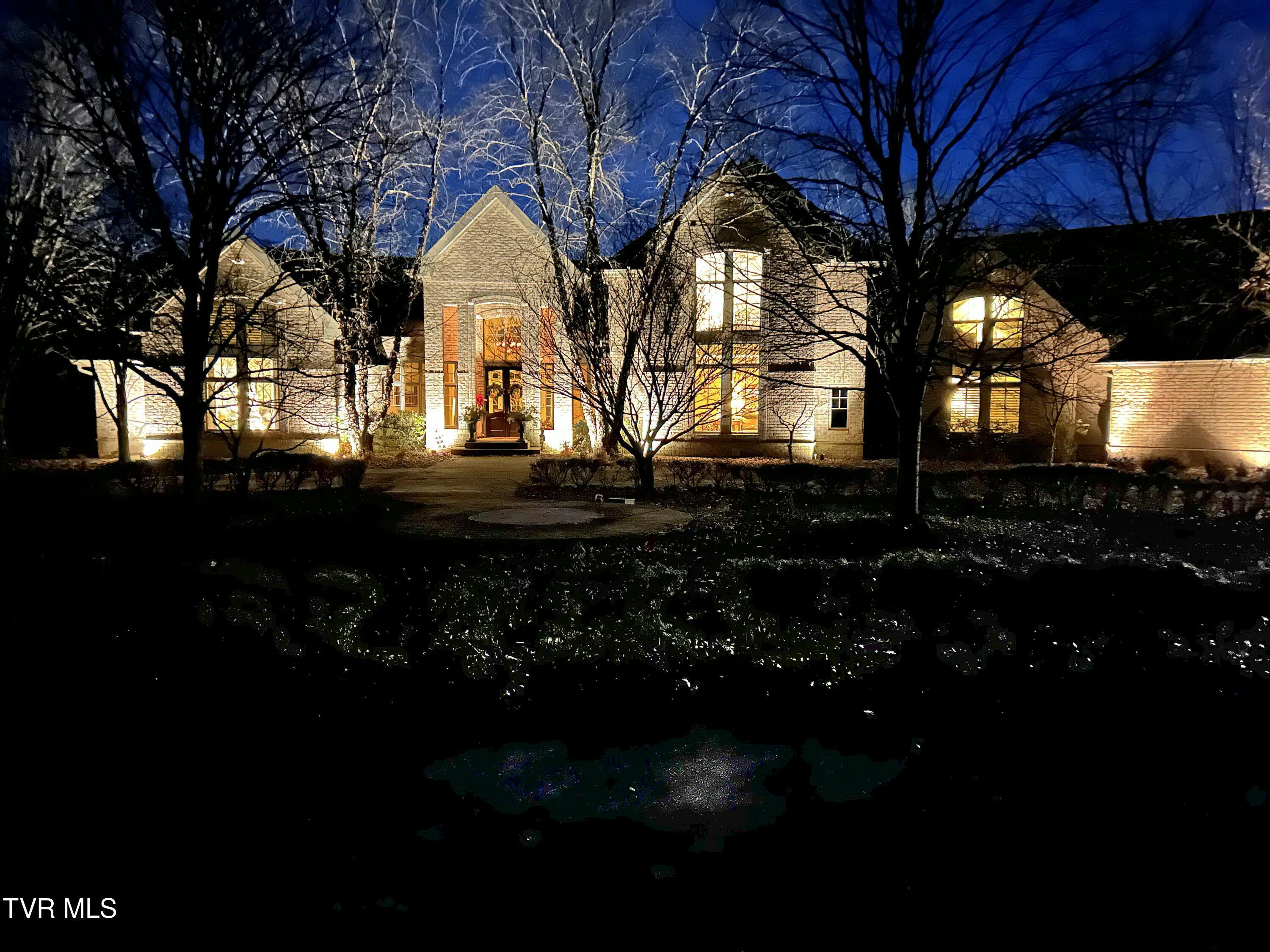 Photo of 7 bed, 11 bath, 9,047 sq ft single family residence at 400 Bancroft Chapel Road