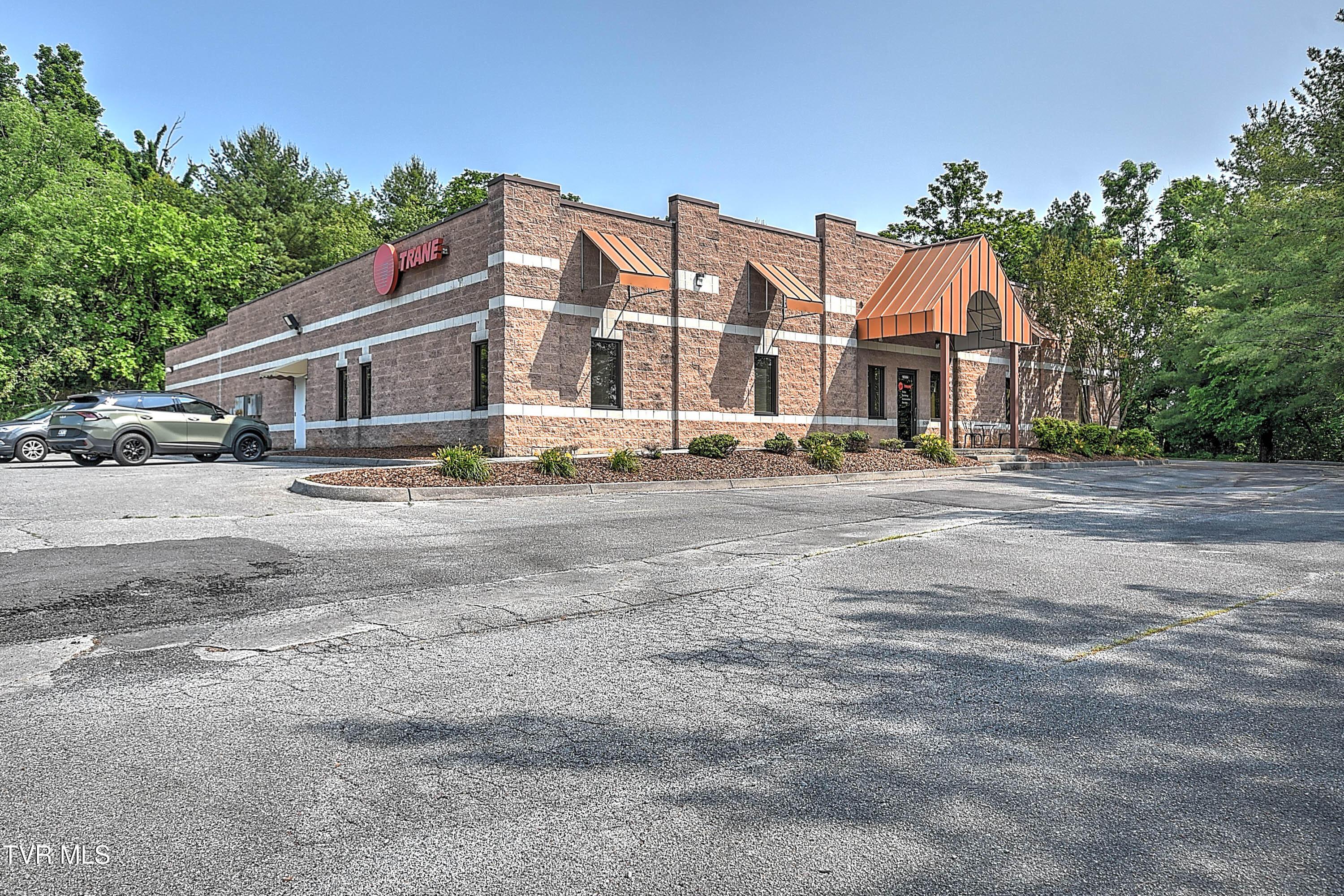 Photo of 8,000 sq ft, 1.35 ac commercial lease at 10384 Wallace Alley Street