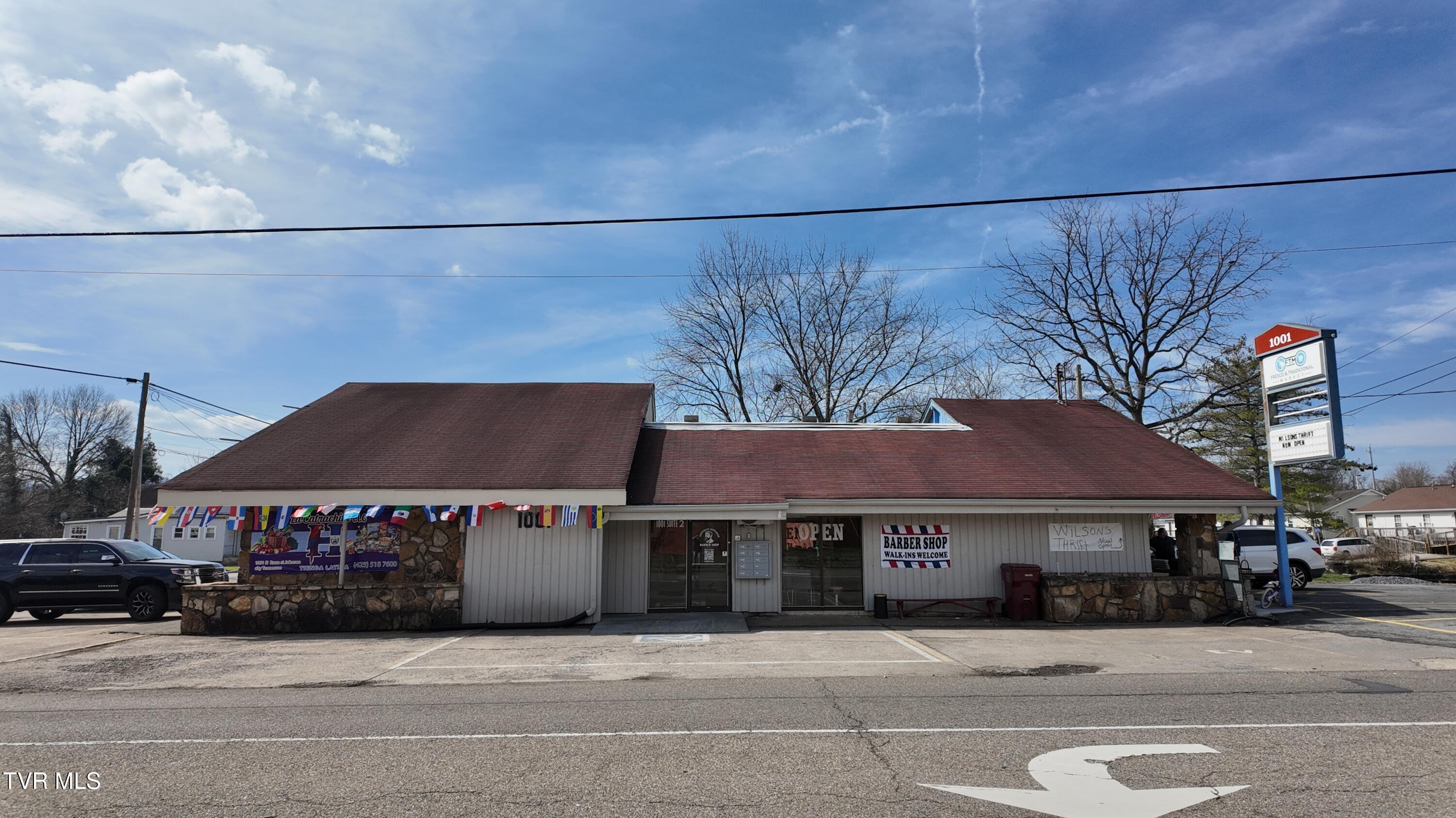 Photo of 2,600 sq ft commercial sale at 1001 North Roan Street