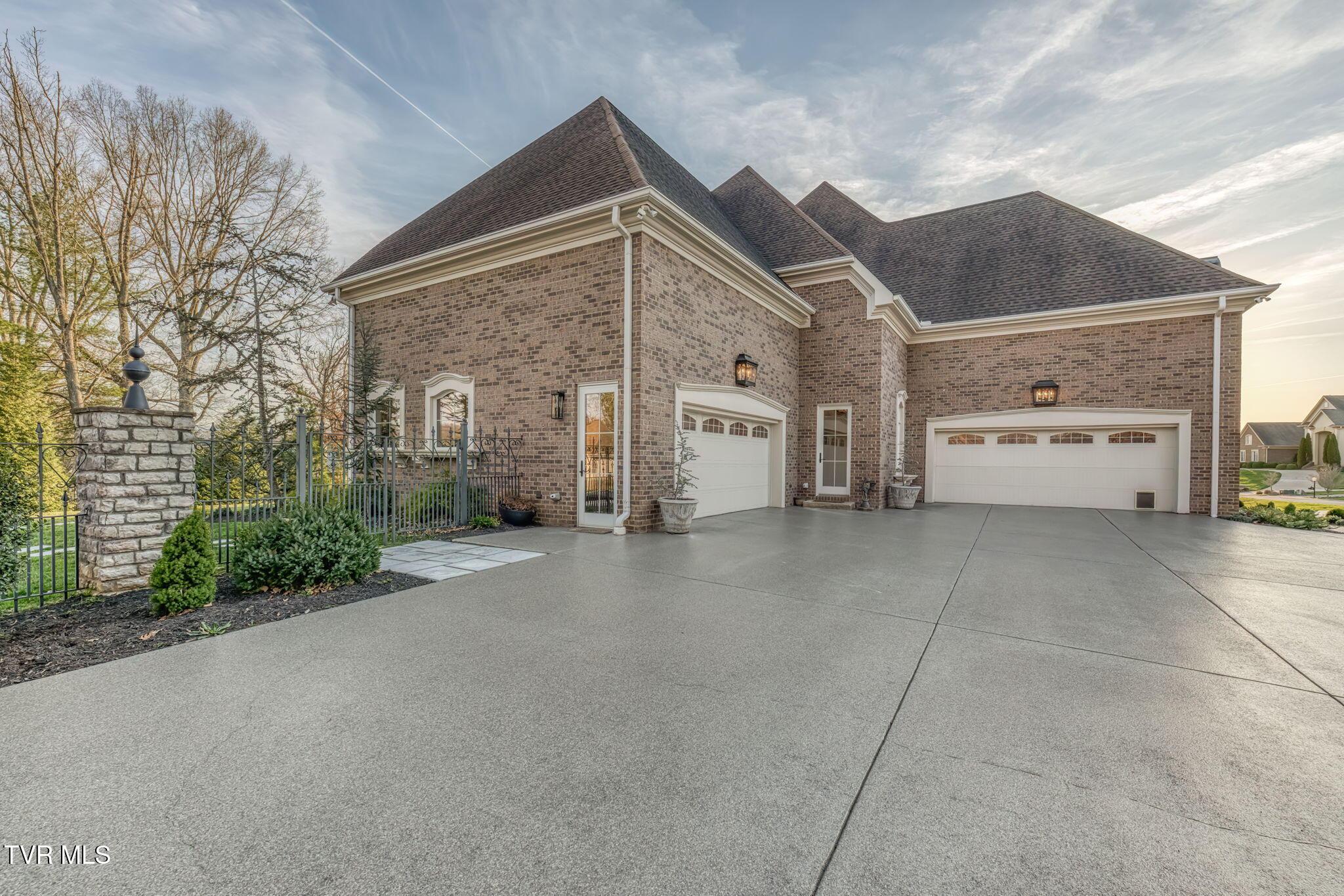 1128 Mountain Vista Dr