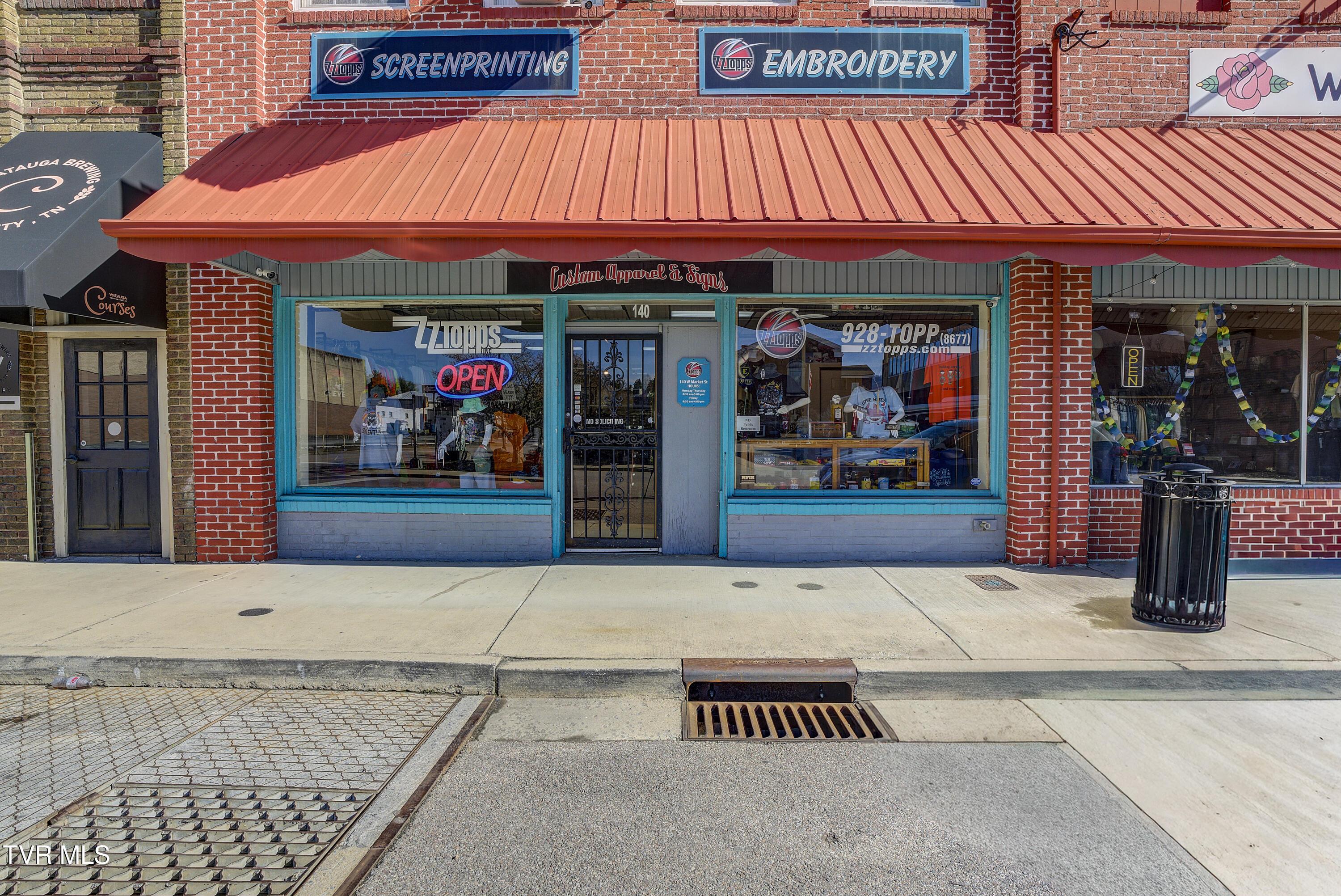 Photo of 5,000 sq ft, 0.05 ac commercial sale at 140 West Market Street