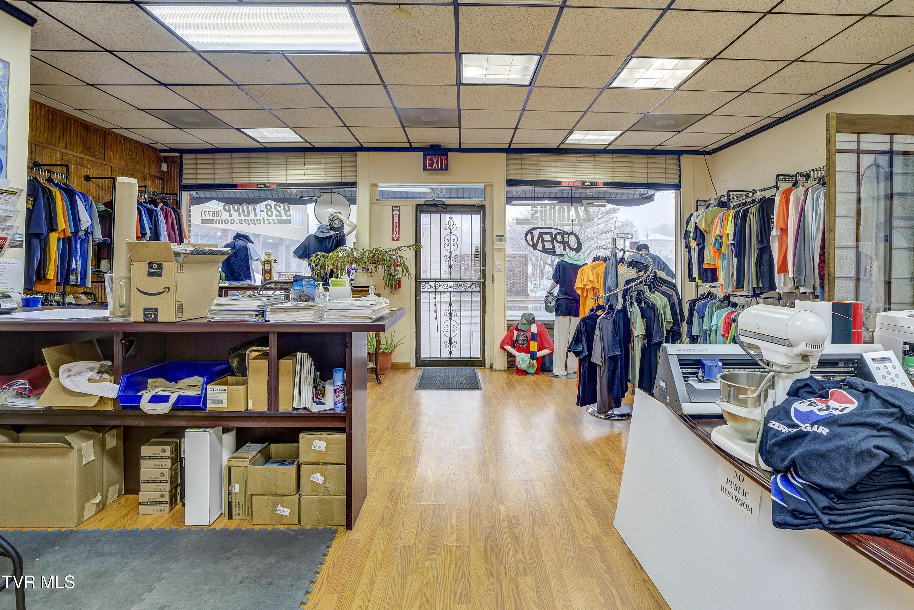 ZZTopp-INTERIOR-2