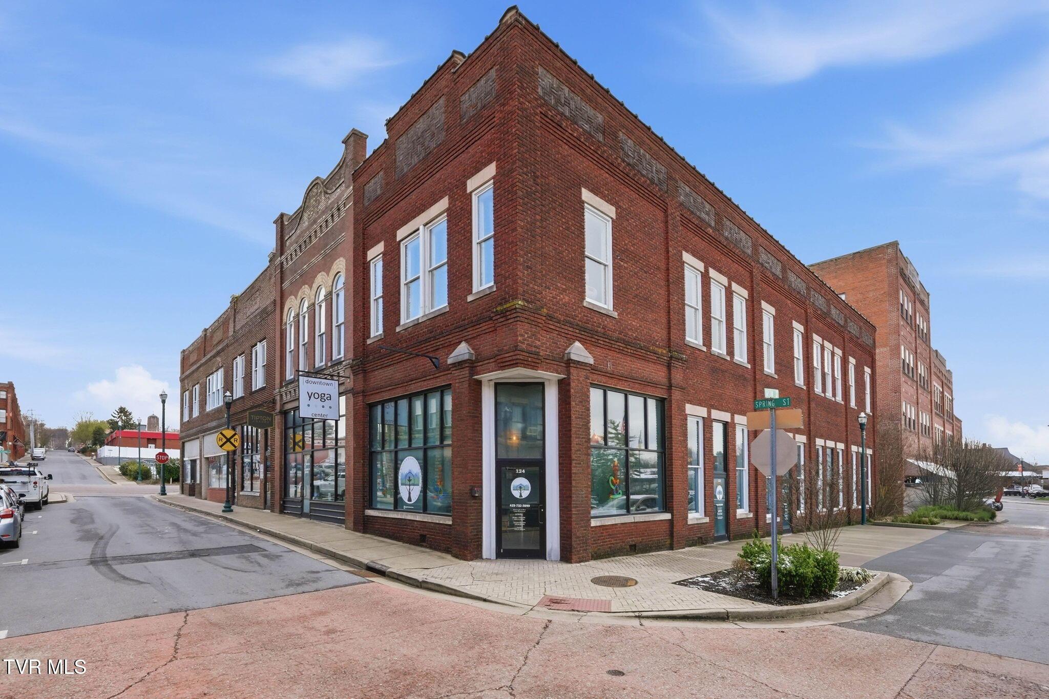 Photo of 1,475 sq ft commercial sale at 124 Tipton Street