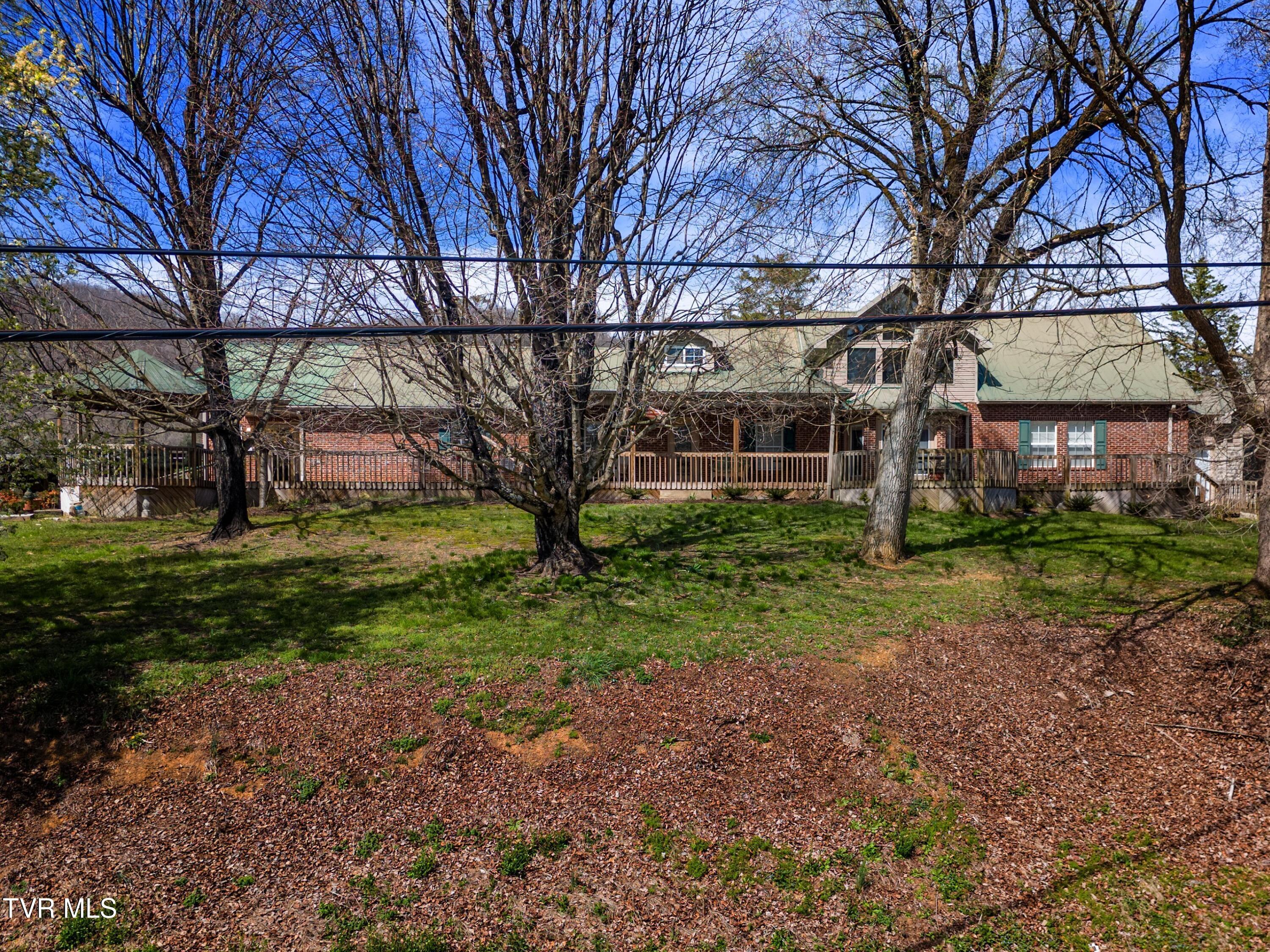 Photo of 5 bath, 4,698 sq ft, 4.20 ac single family residence at 1645 East Main Street