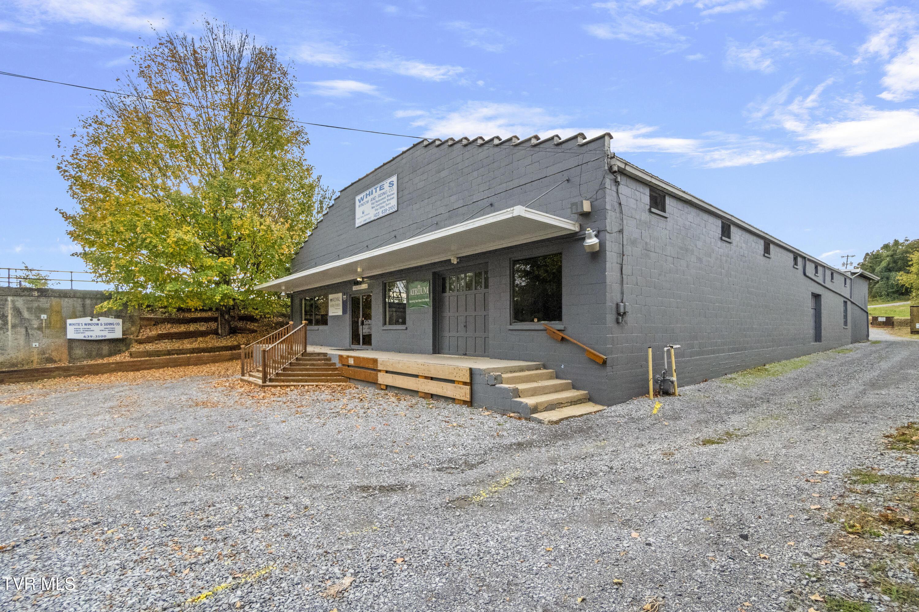 Photo of 1,160 sq ft, 0.4 ac commercial lease at 403 West Summer Street