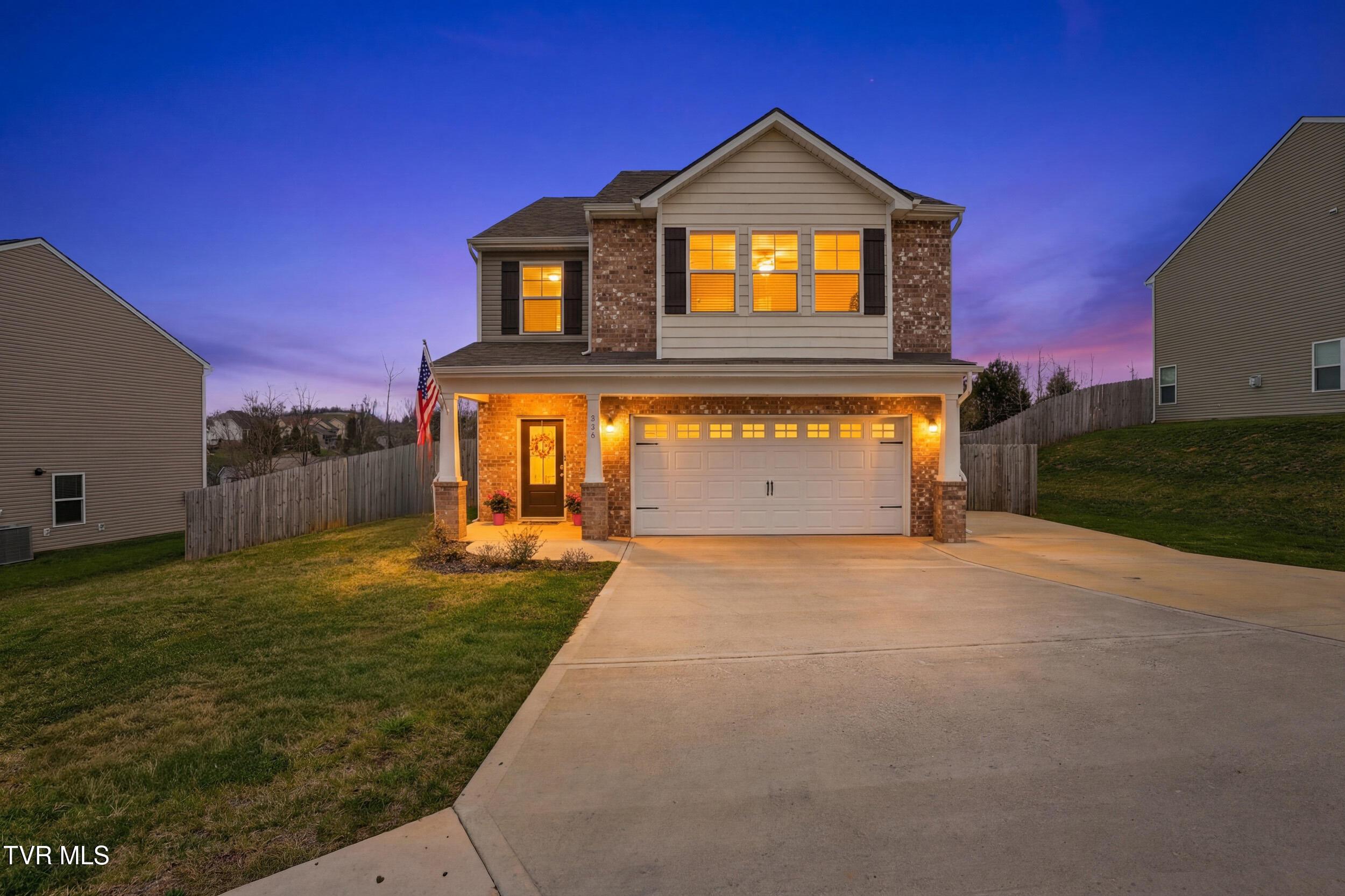 Photo of 5 bed, 3 bath, 2,480 sq ft single family residence at 834 Barley Loop