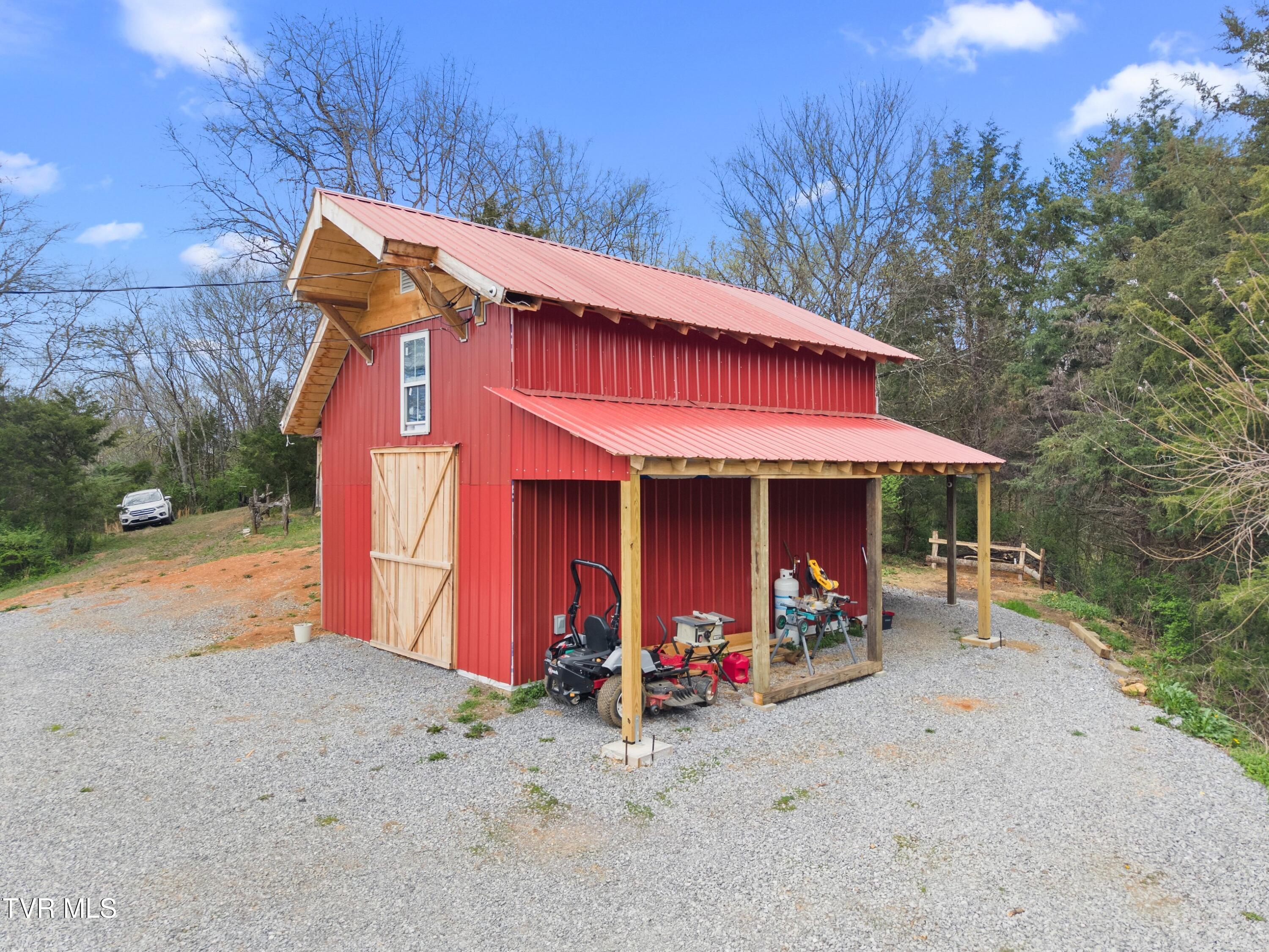 005-2357HallRoad-Dandridge-TN-37725-SMAL