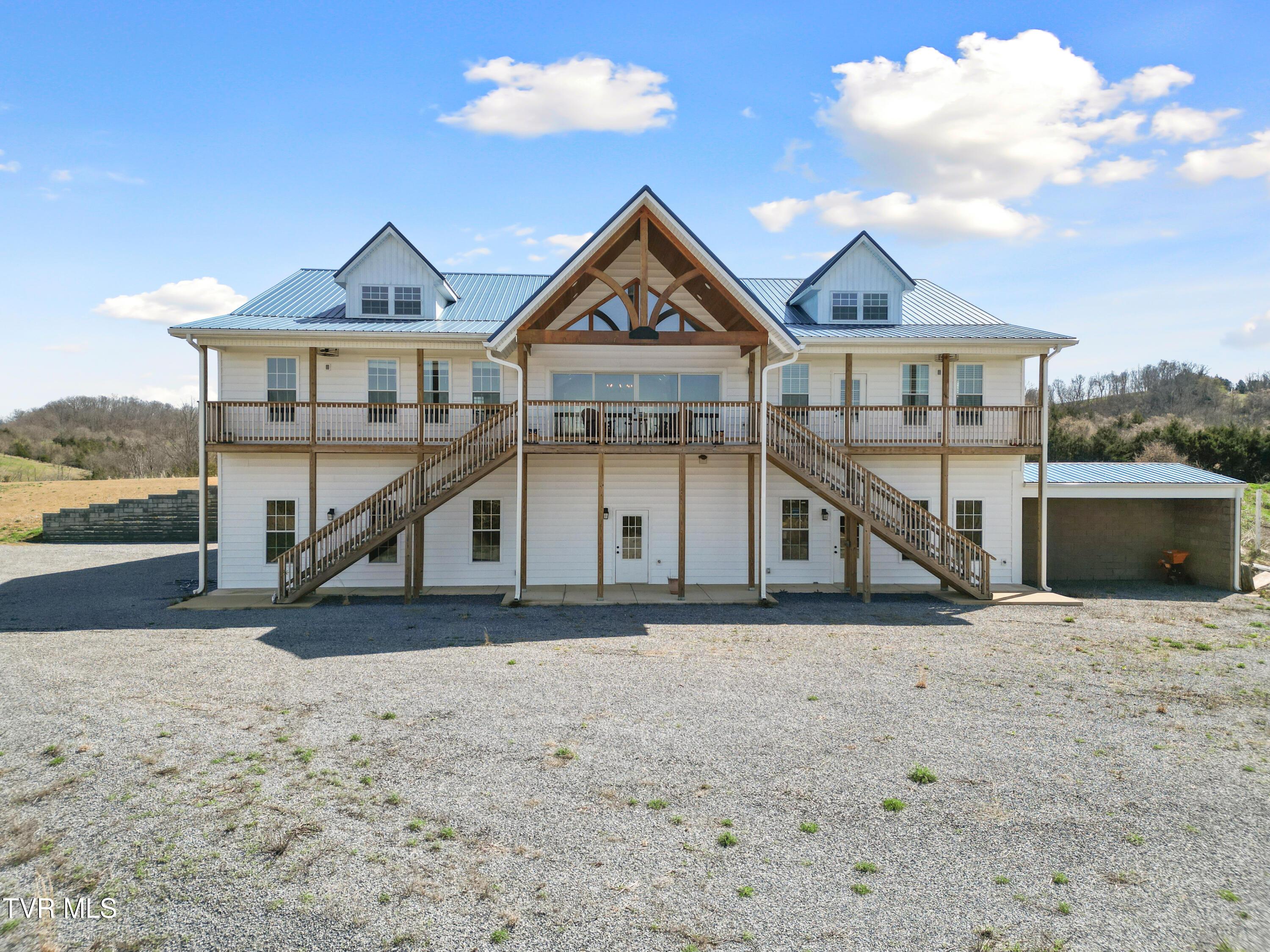 Photo of 5 bed, 5 bath, 4,812 sq ft single family residence at 811 Grassy Creek Road