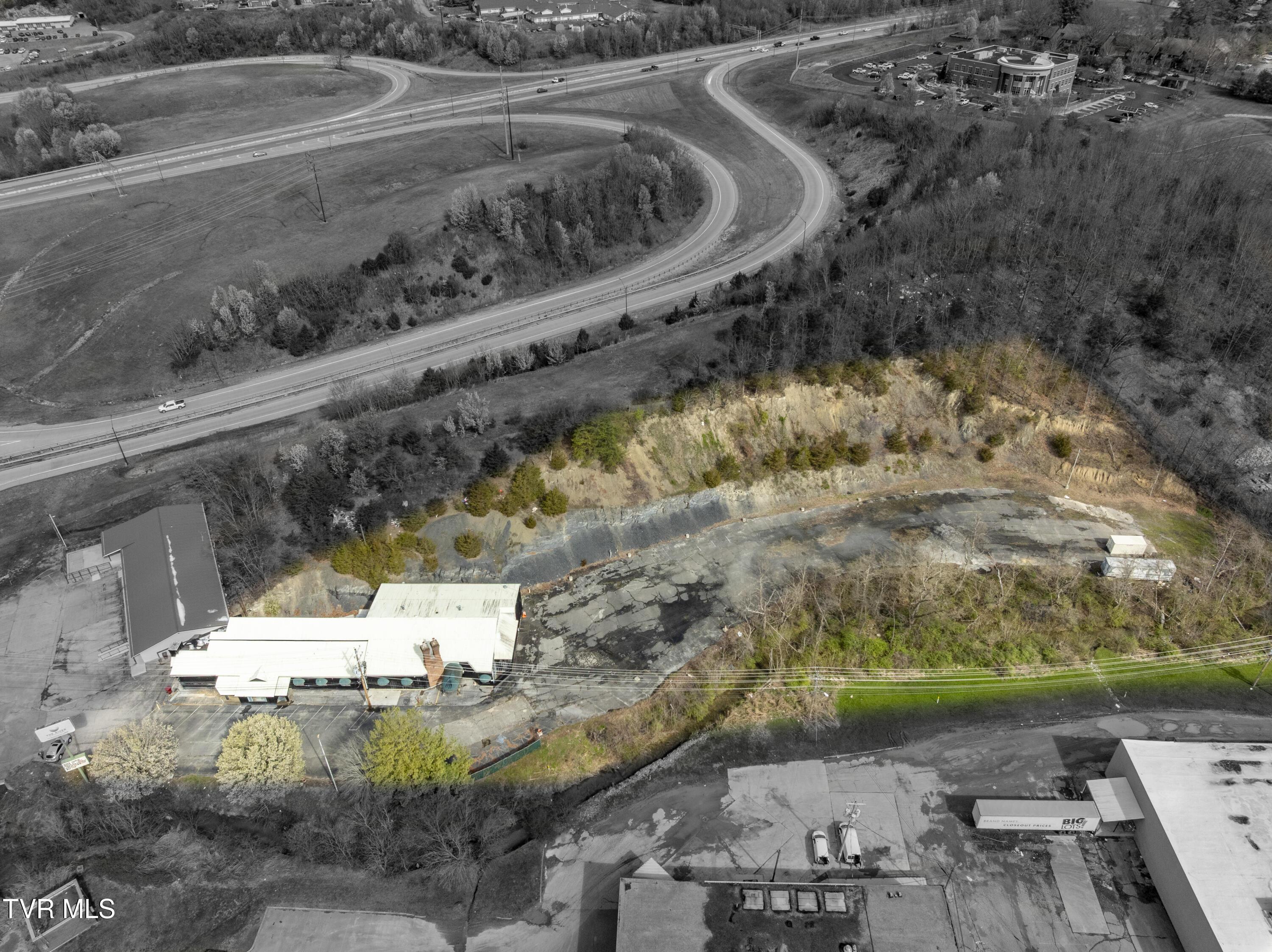 Photo of 8,312 sq ft, 2.30 ac commercial sale at 3096 North Roan Street