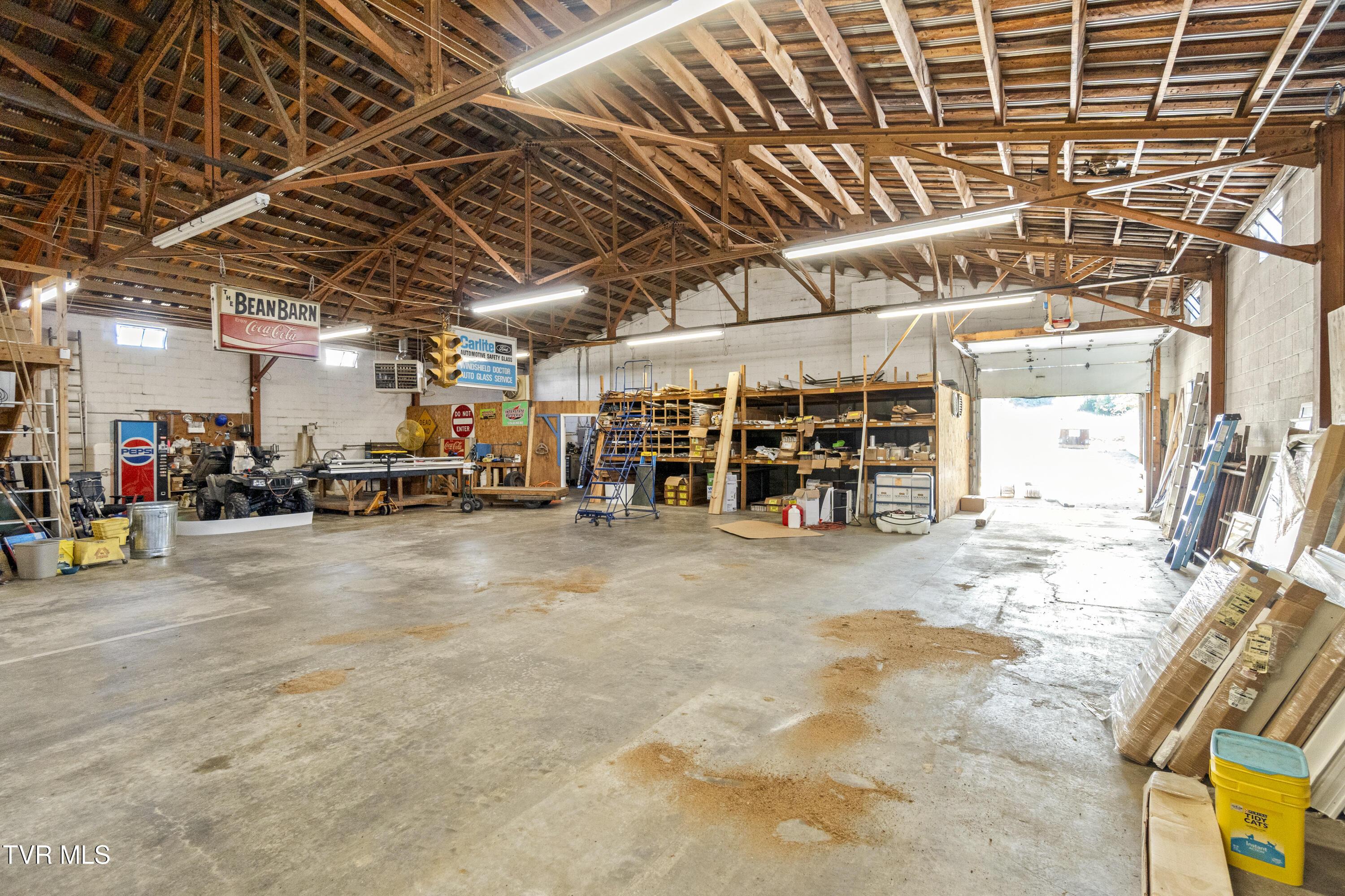 403 W.SUMMER 00053
