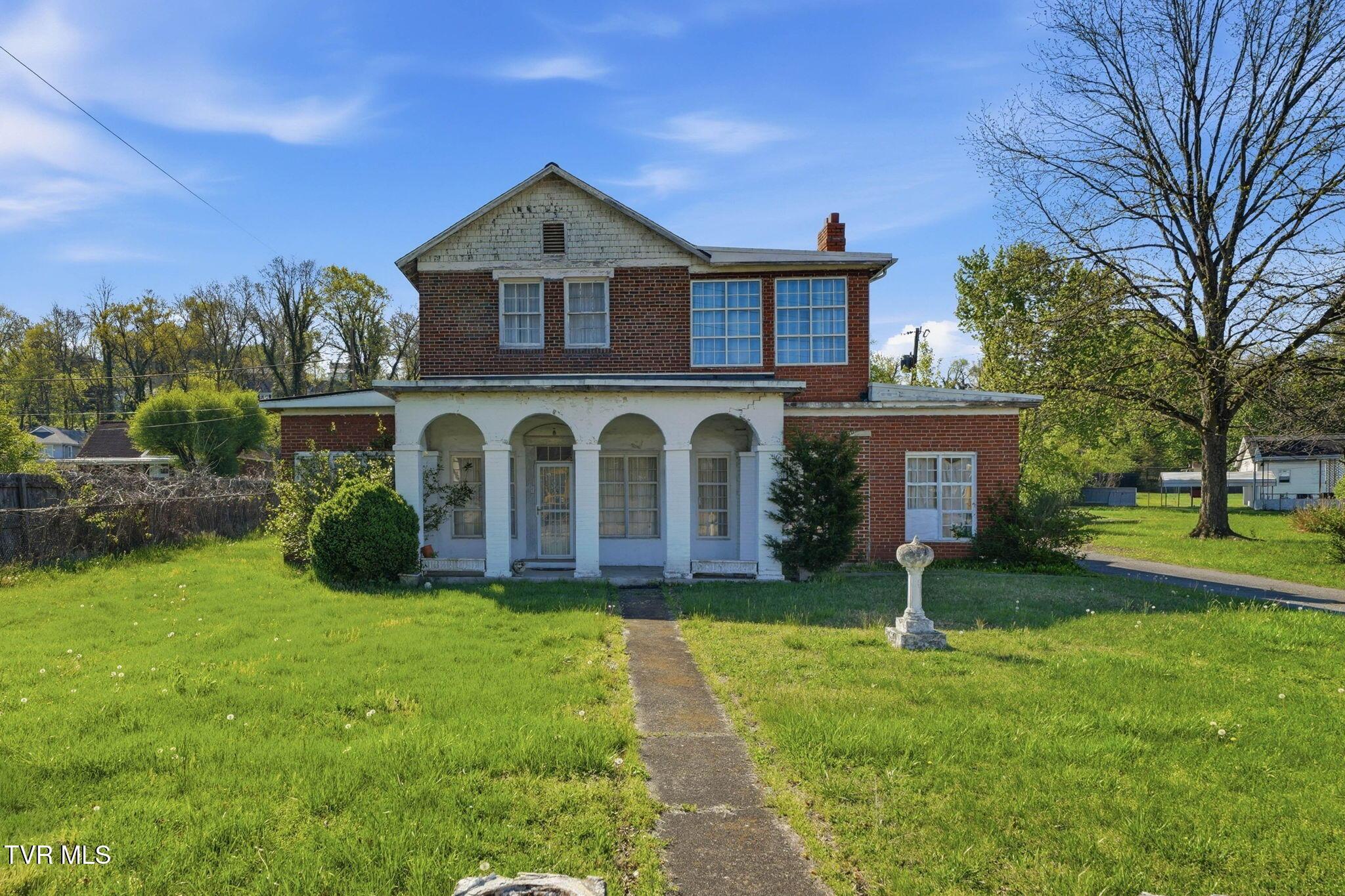 1-web-or-mls-3209 Memorial Blvd-1