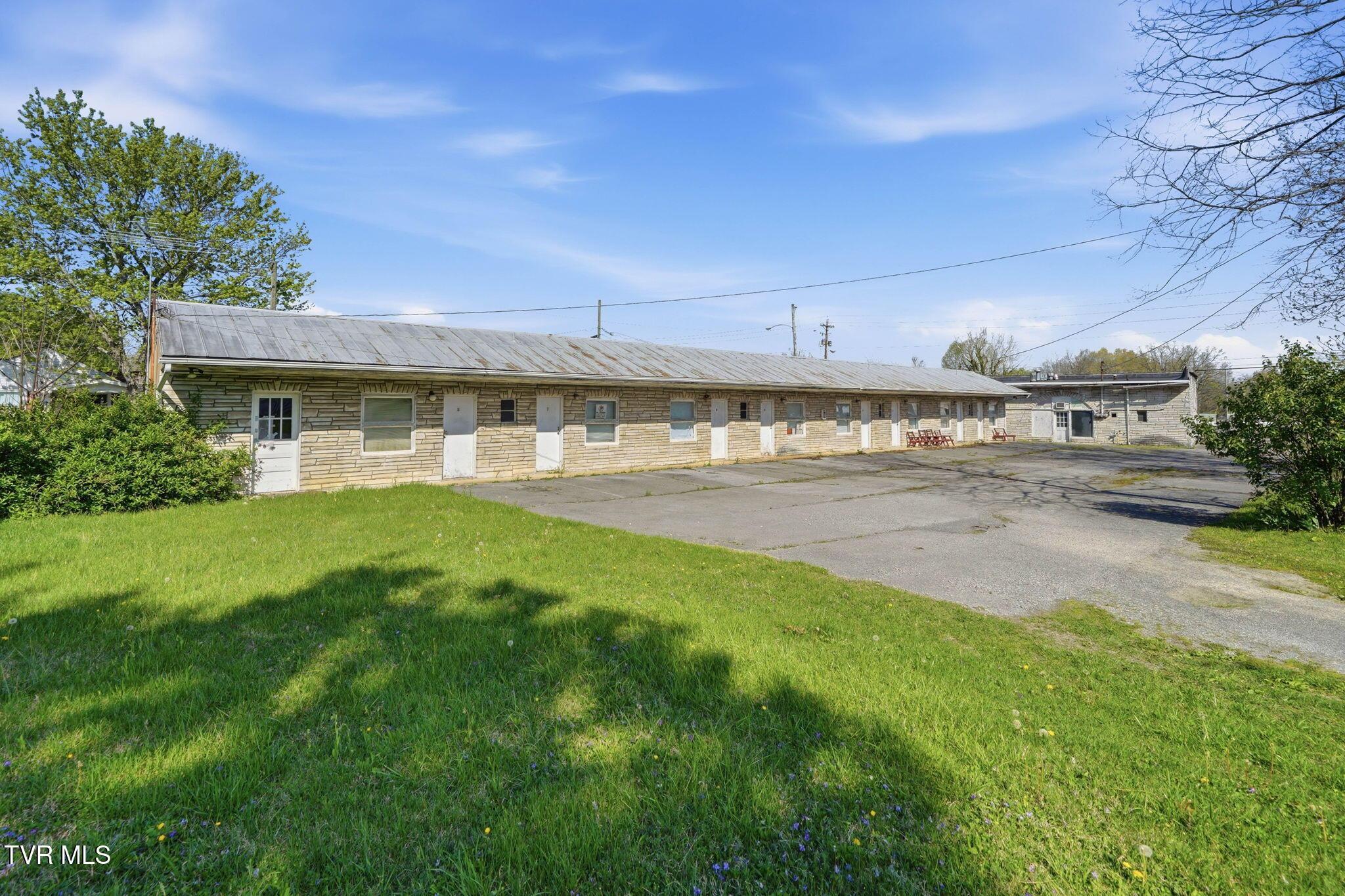 Photo of 3,996 sq ft, 1.34 ac commercial sale at 3209 Memorial Boulevard
