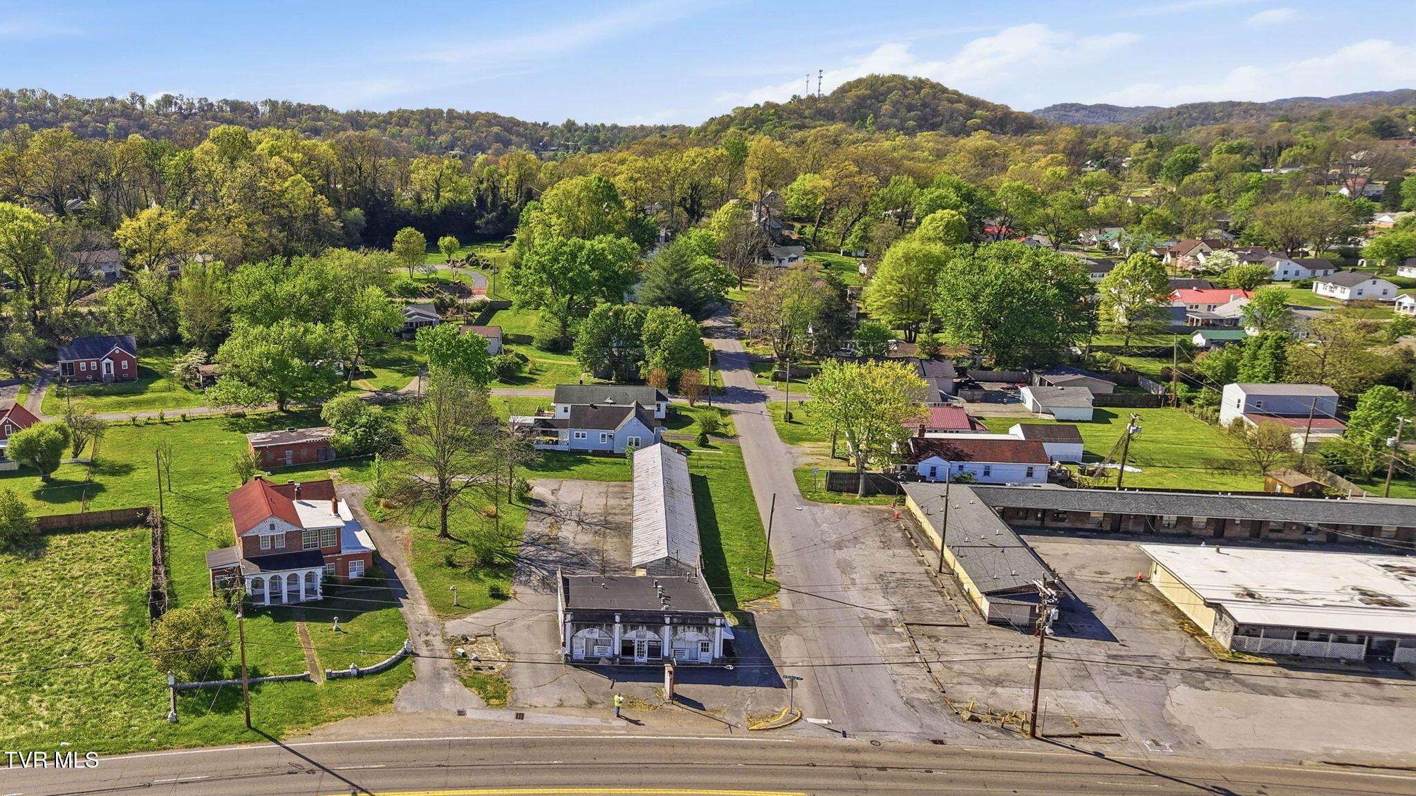 20-web-or-mls-3209 Memorial Blvd-27