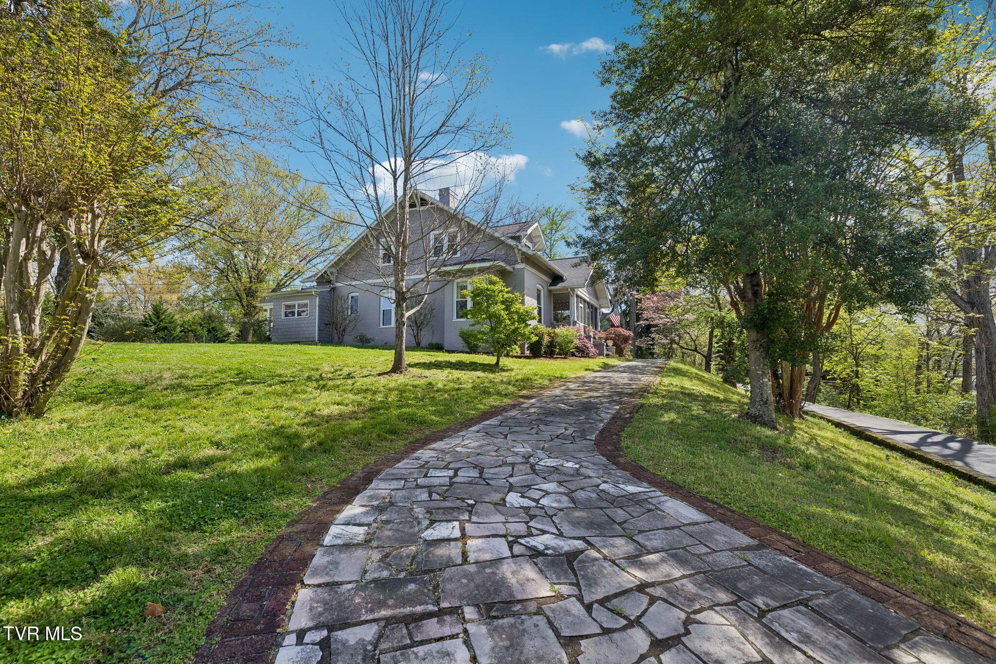 2-210 Clifton Heights Rd - 002