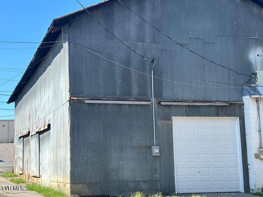 Photo of 0.37 ac commercial lease at 902 Jefferson Street