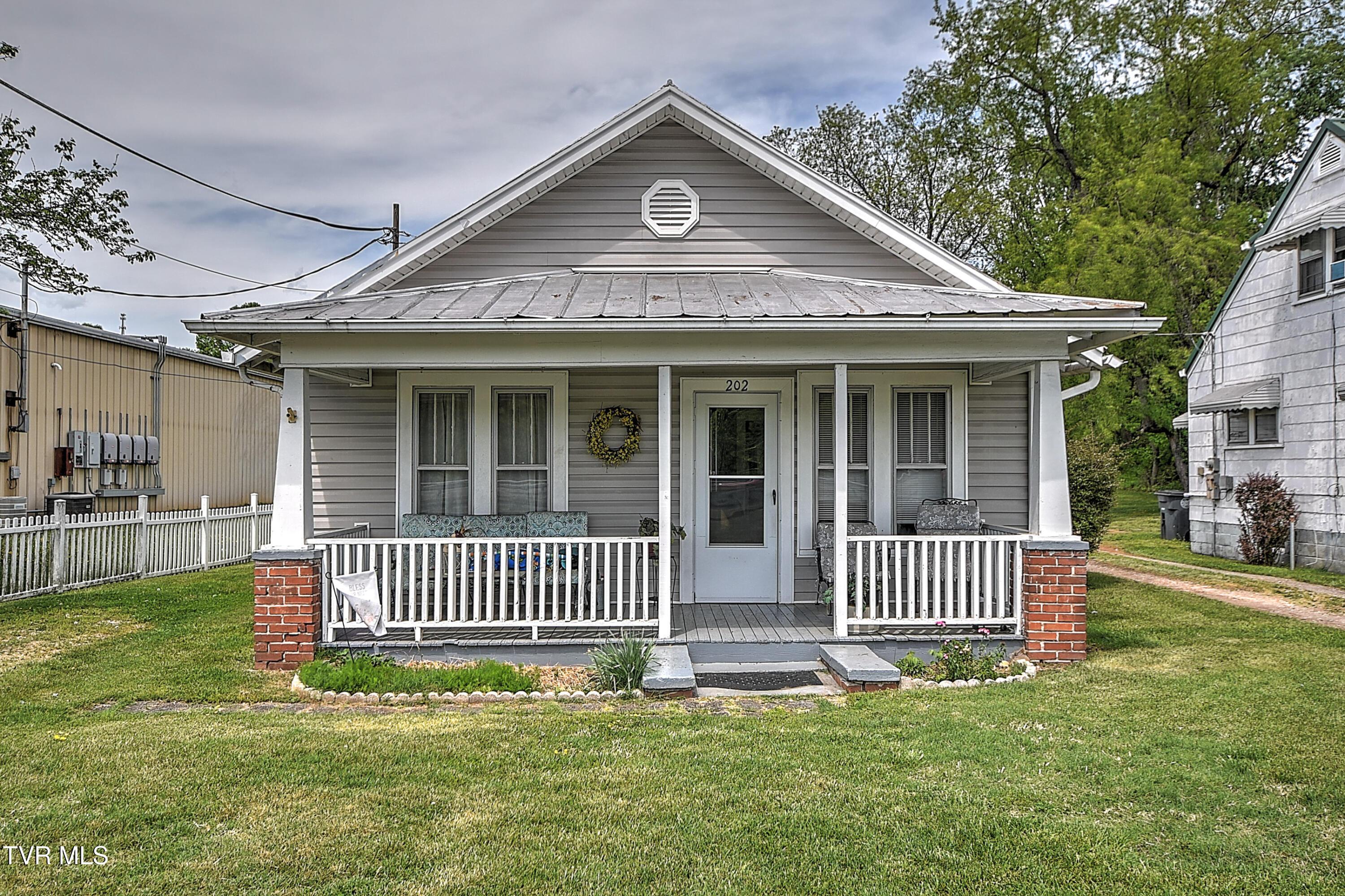 202 W Main DOM-2