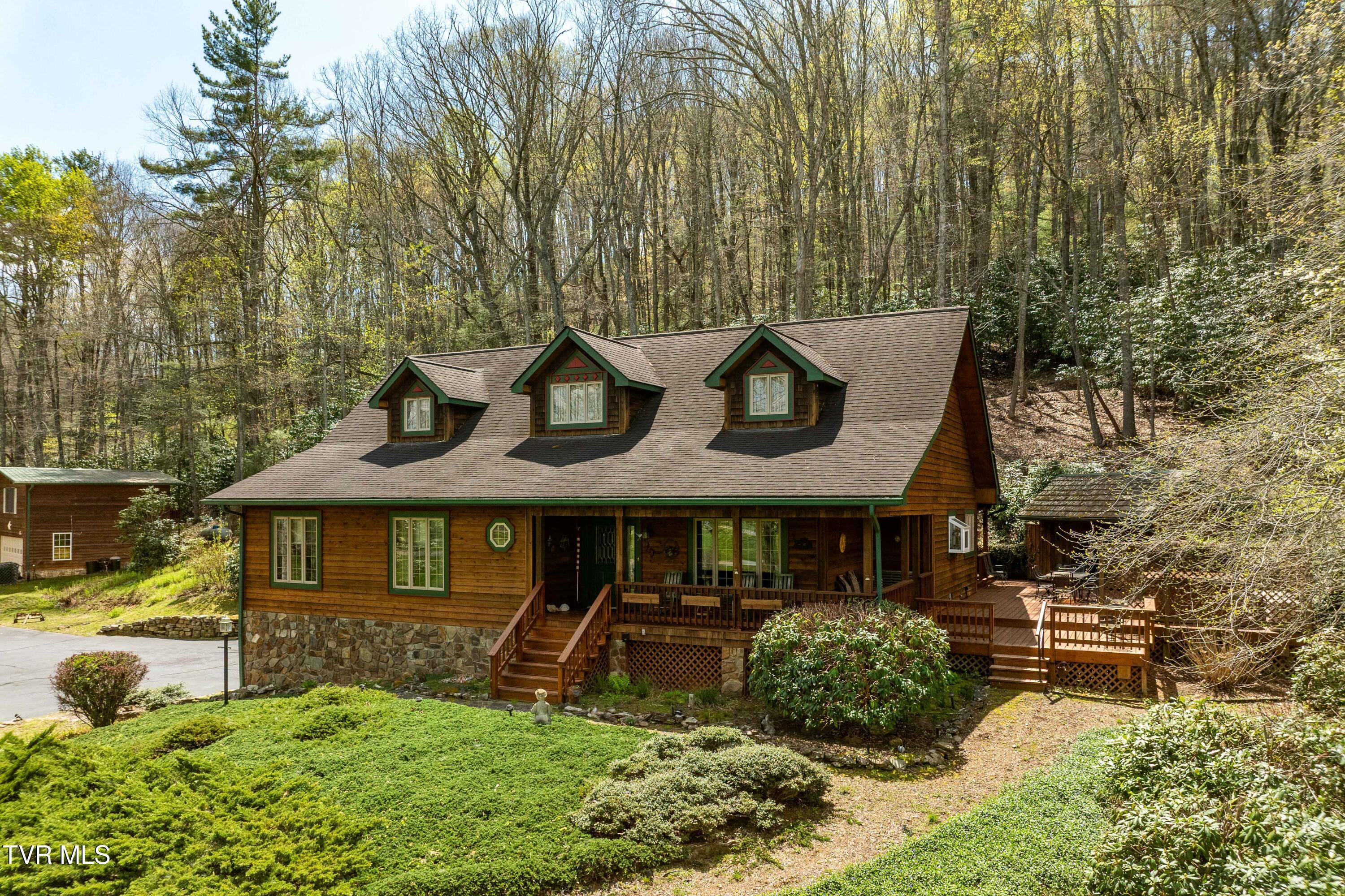 Photo of 3 bed, 3 bath, 1,935 sq ft single family residence at 1297 Harbin Hill Road