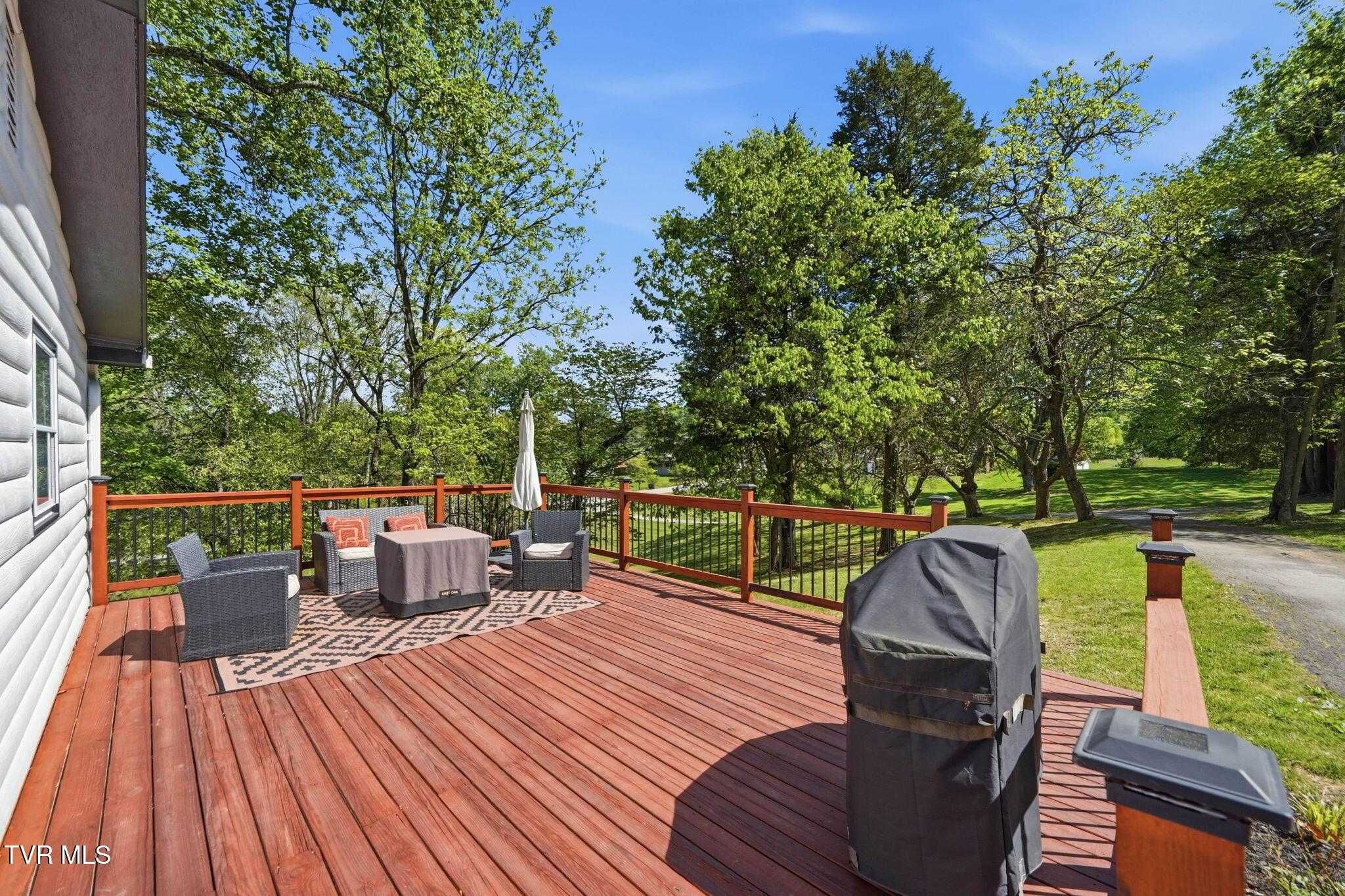 34-web-or-mls-241 Summer Sound Rd-4