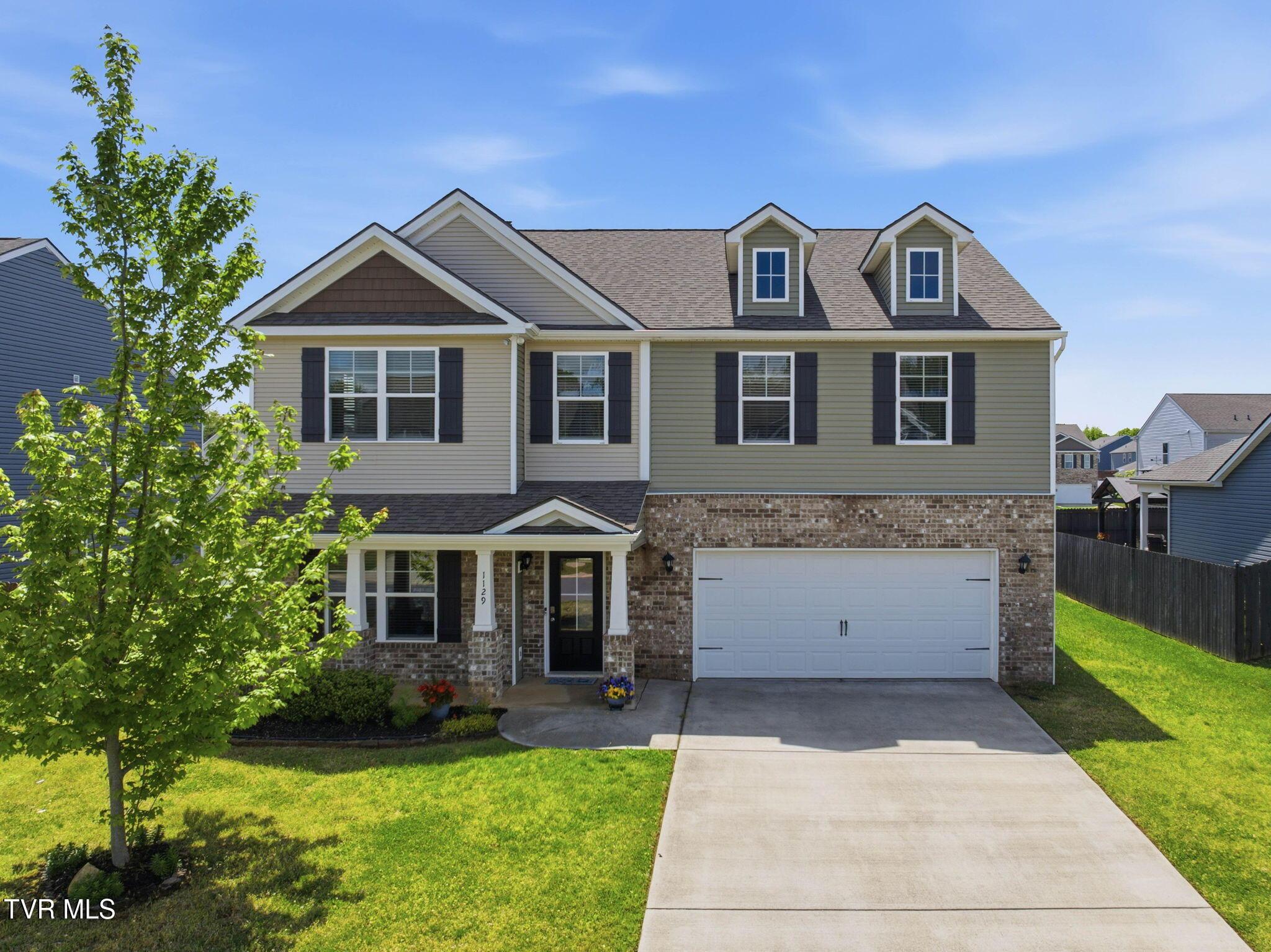 Photo of 4 bed, 4 bath, 3,150 sq ft single family residence at 1129 Raccoon Lane