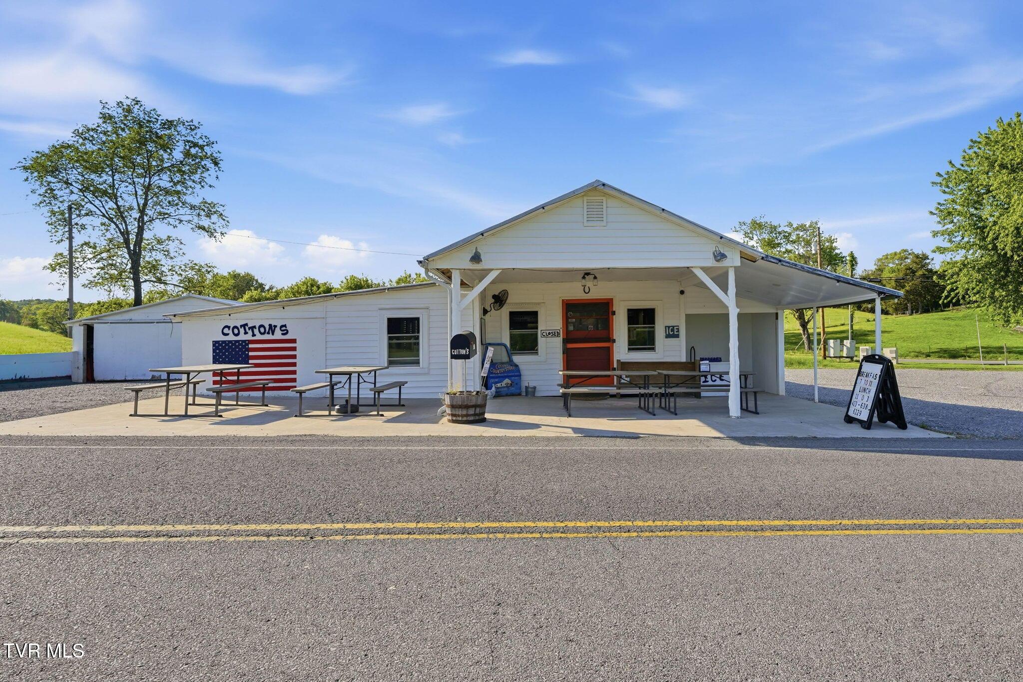 Photo of 1,480 sq ft, 0.5 ac commercial sale at 5990 Cedar Creek Road