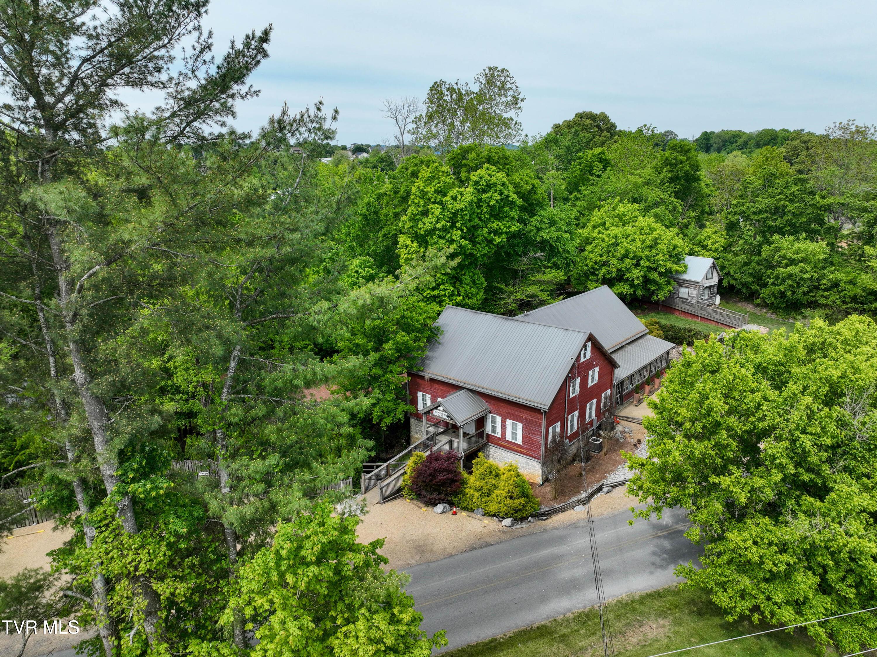 Photo of 4,056 sq ft, 1.96 ac commercial sale at 715 Carson Creek Road