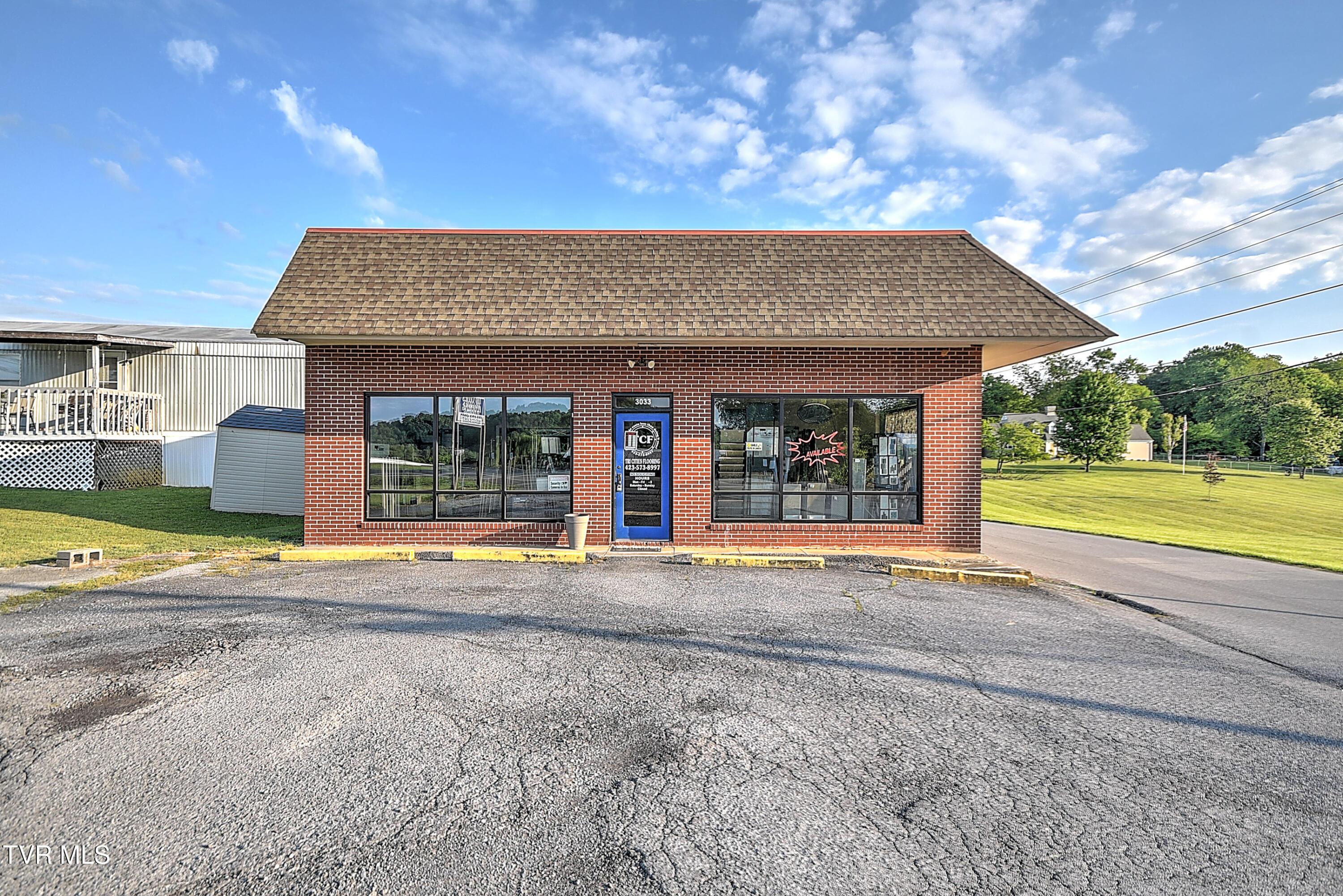 Photo of 1,505 sq ft, 0.34 ac commercial sale at 3033 Highway 126