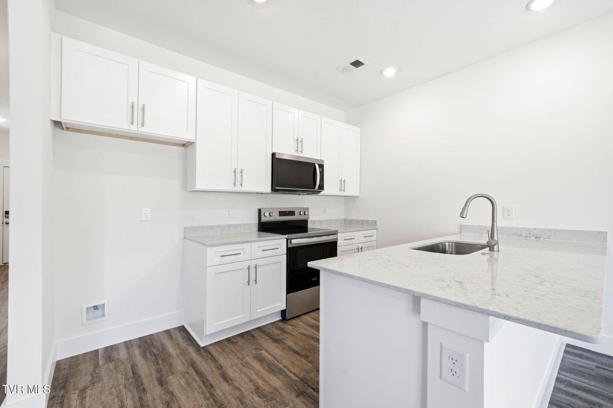 29-web-or-mls-1114 Wenna Wy-7