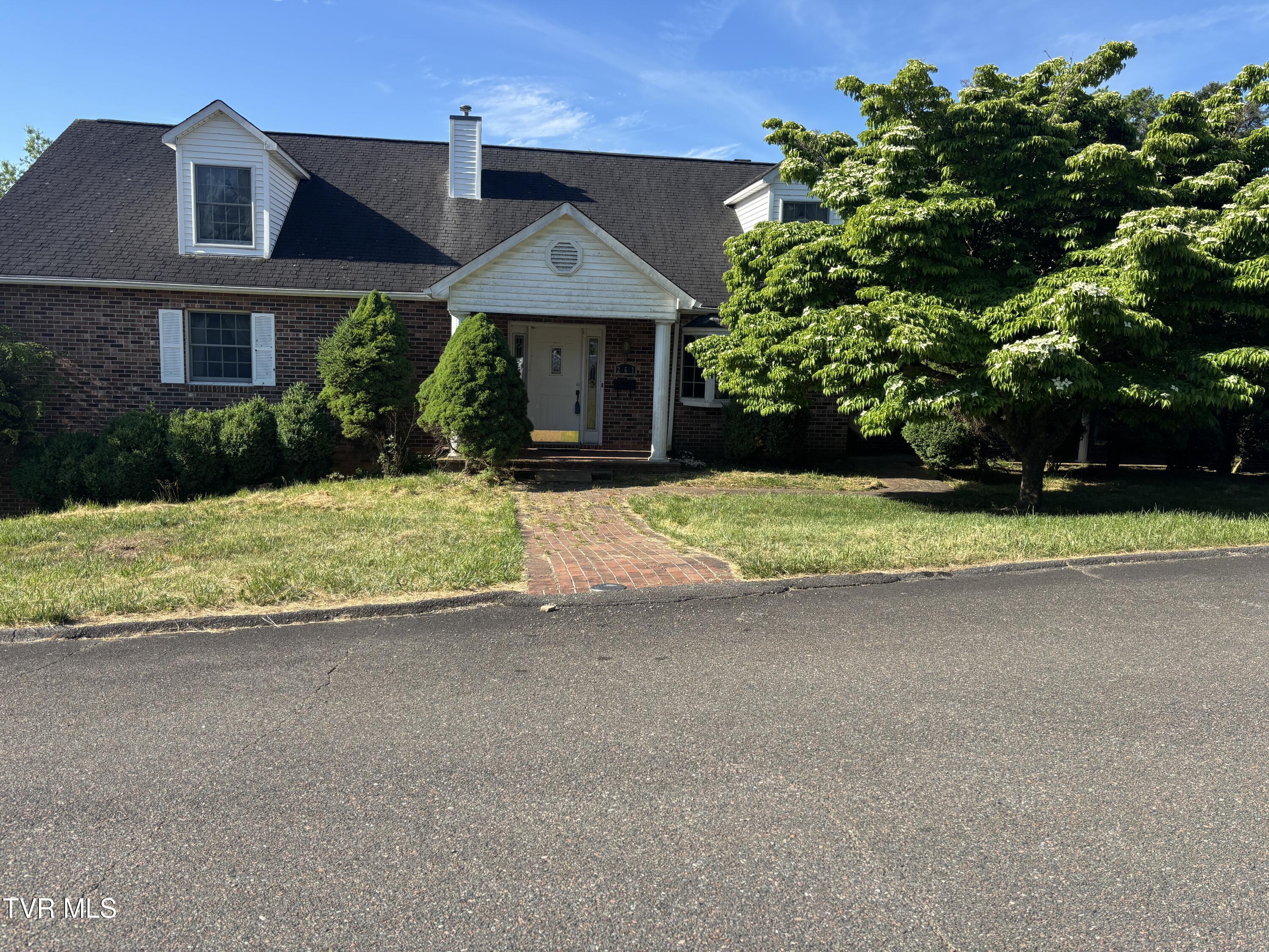 Photo of 4 bed, 4 bath, 3,904 sq ft single family residence at 261 Hillmore Drive