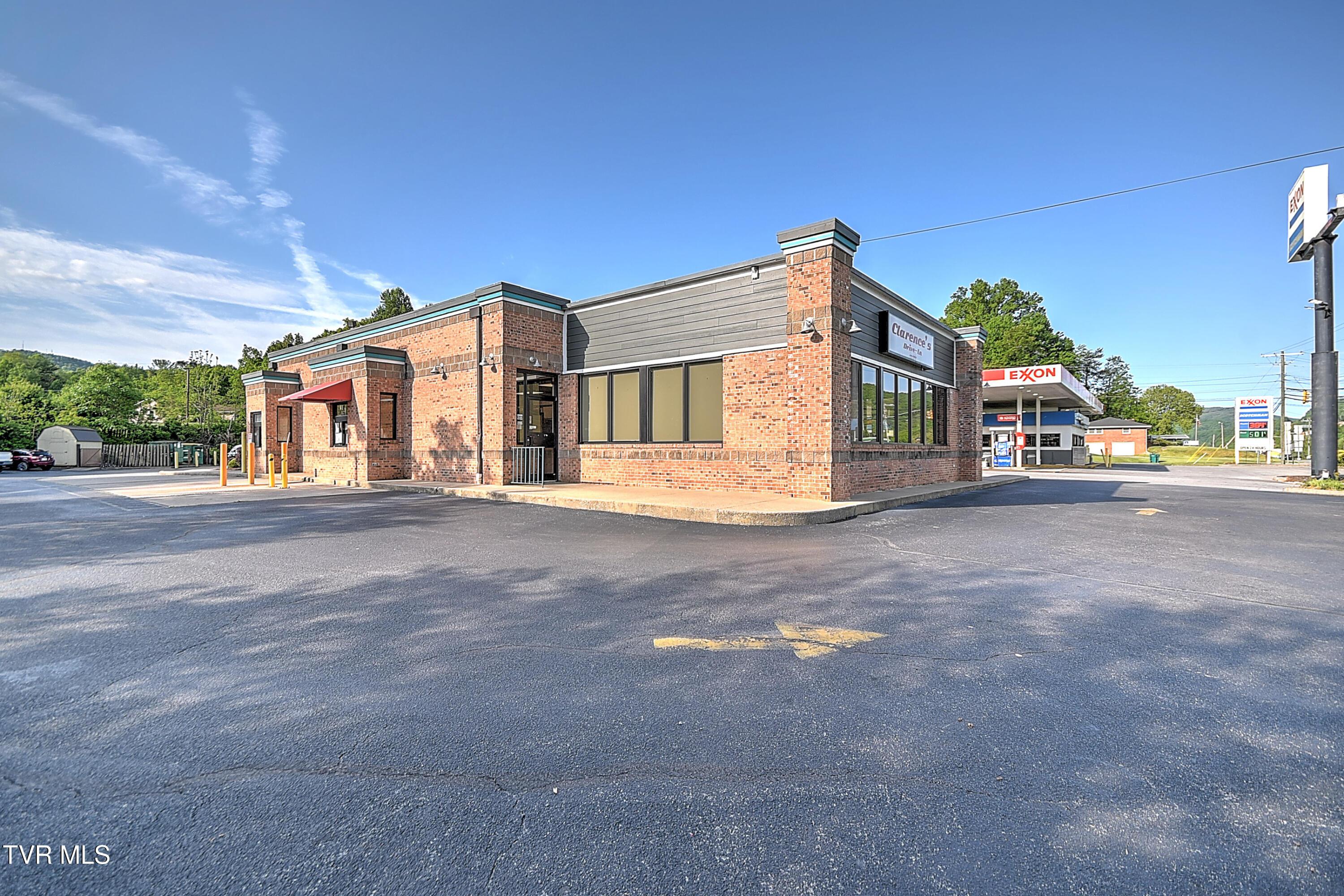 Photo of 2,686 sq ft, 1.29 ac commercial sale at 1502 North N Main Ave Avenue