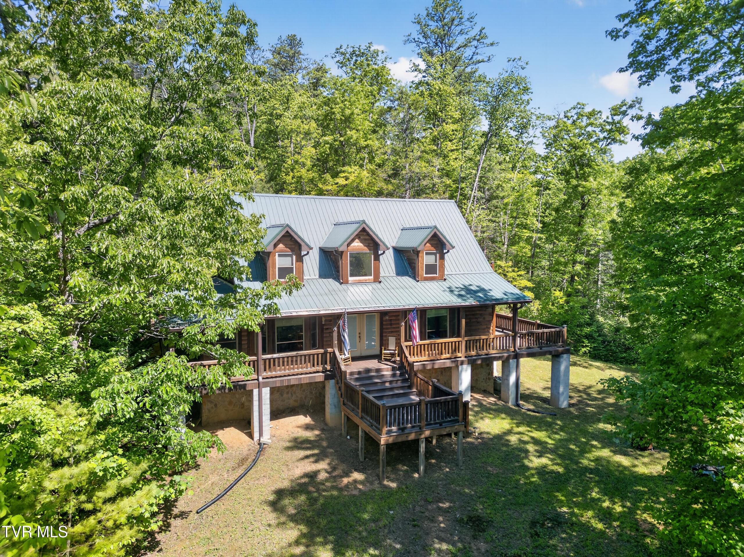 Photo of 3 bath, 3,082 sq ft, 2.52 ac single family residence at 13945 Asheville Highway