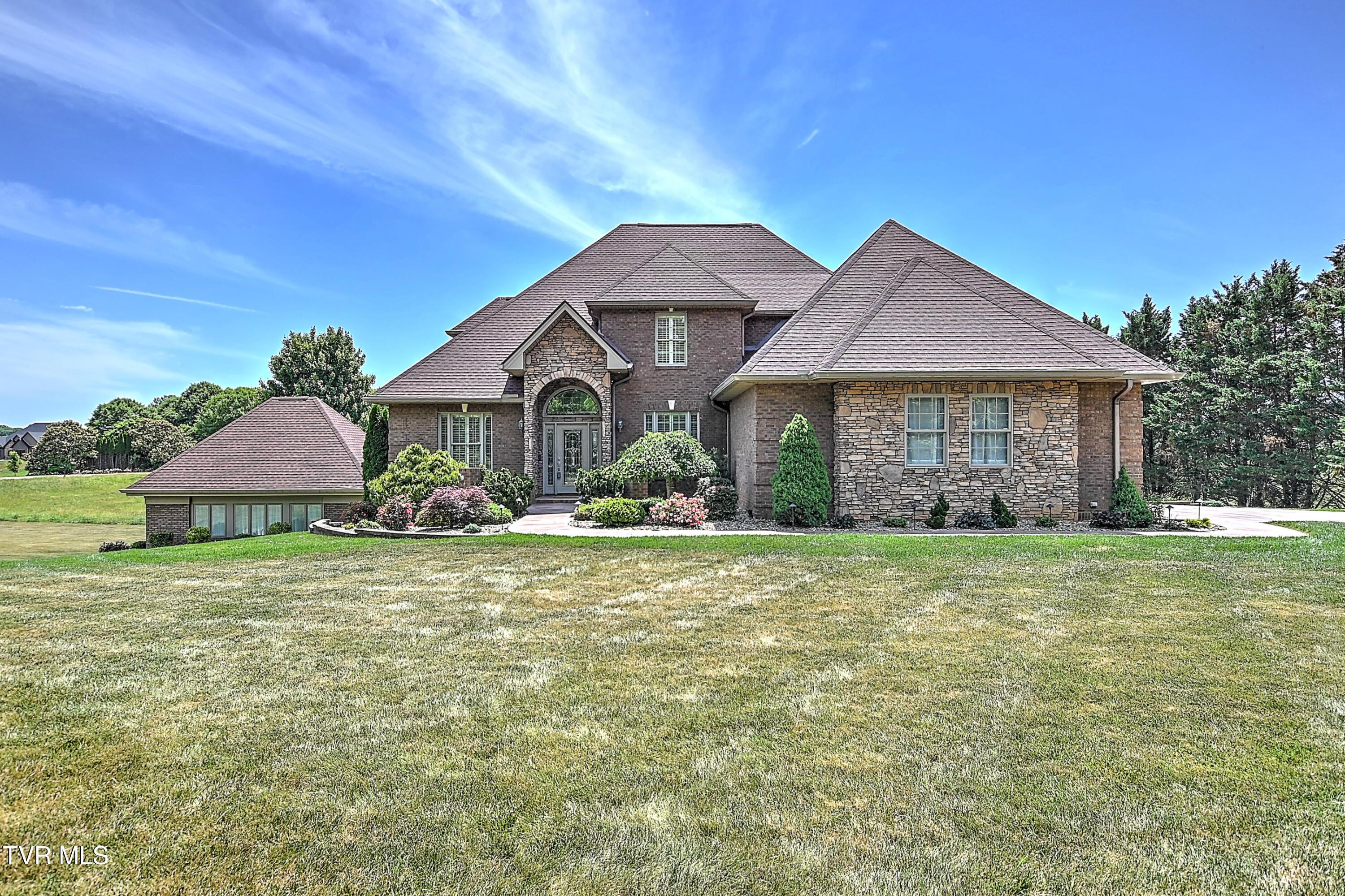 Photo of 4 bed, 5 bath, 7,070 sq ft single family residence at 3625 Holly Creek Road