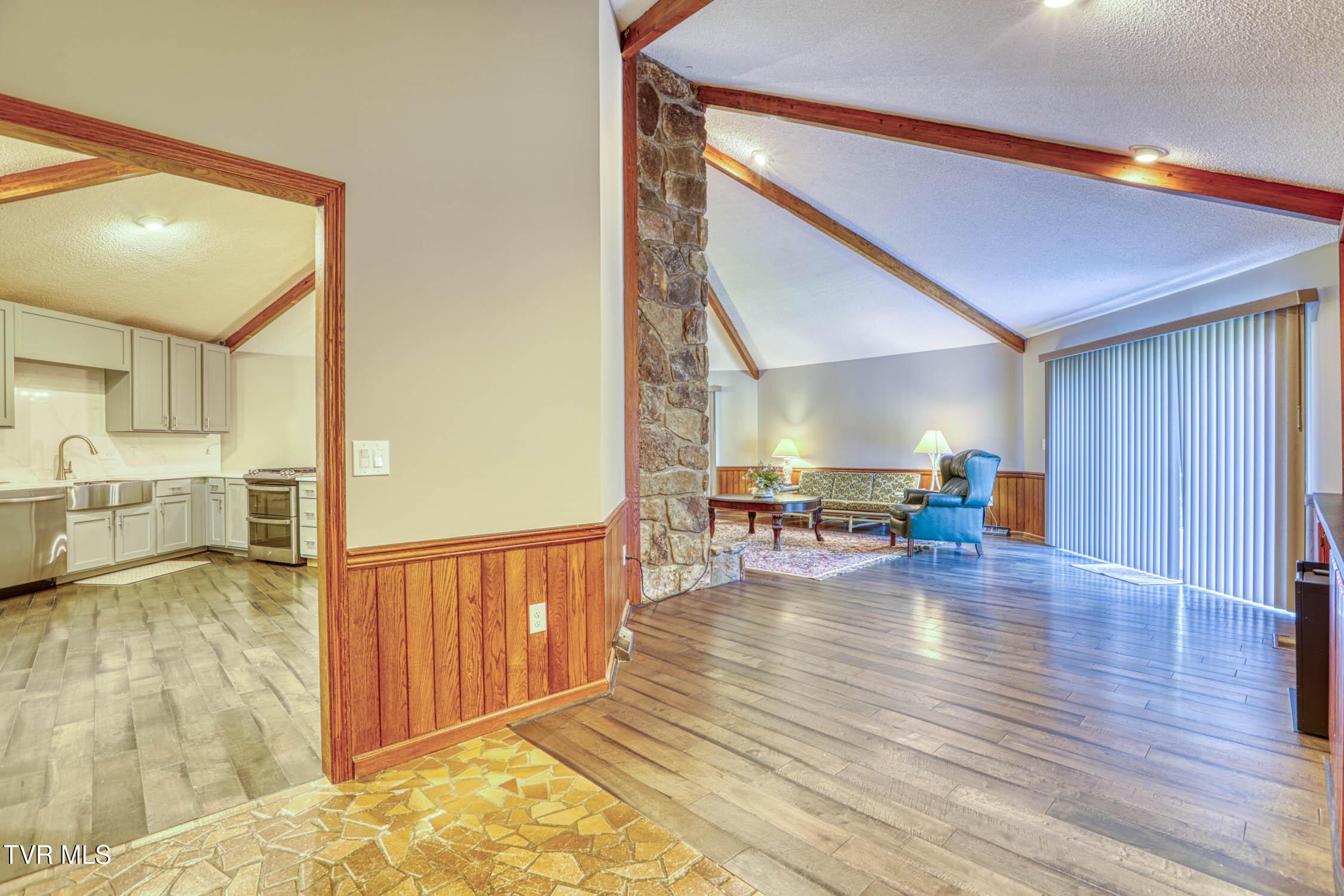 707 Westhills. Rog MLSb (1 of 55)