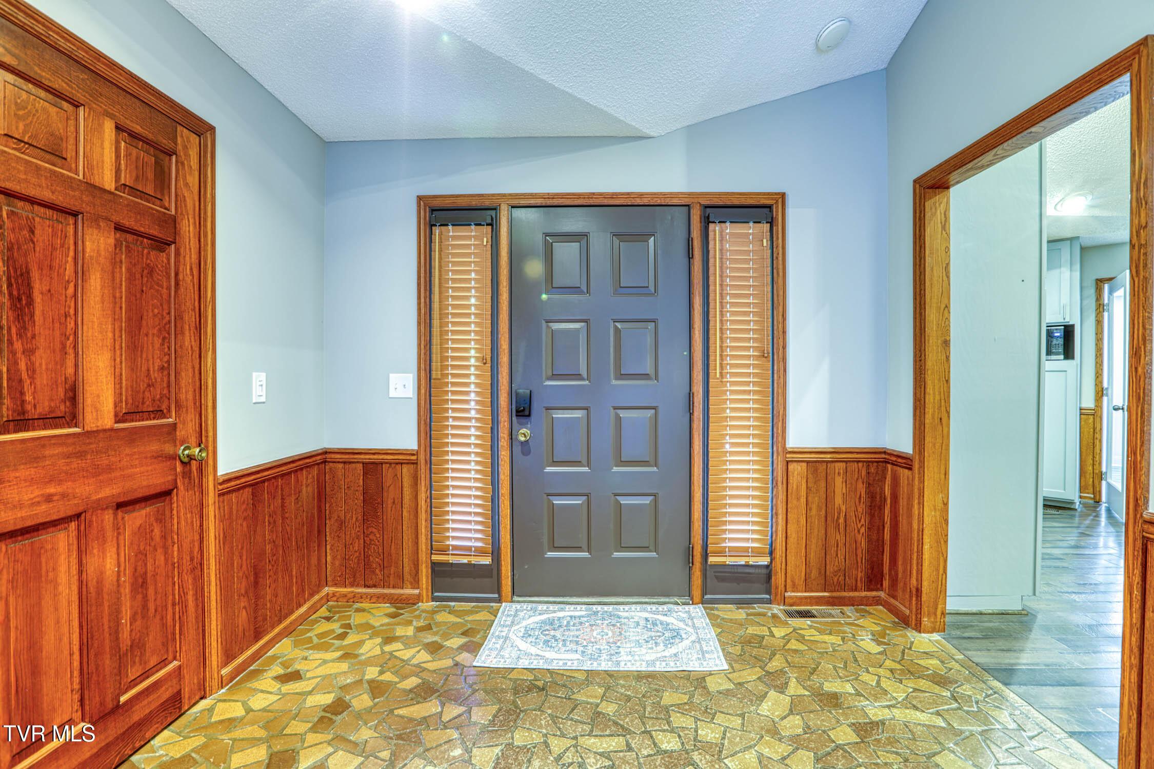 707 Westhills. Rog MLSb (2 of 55)