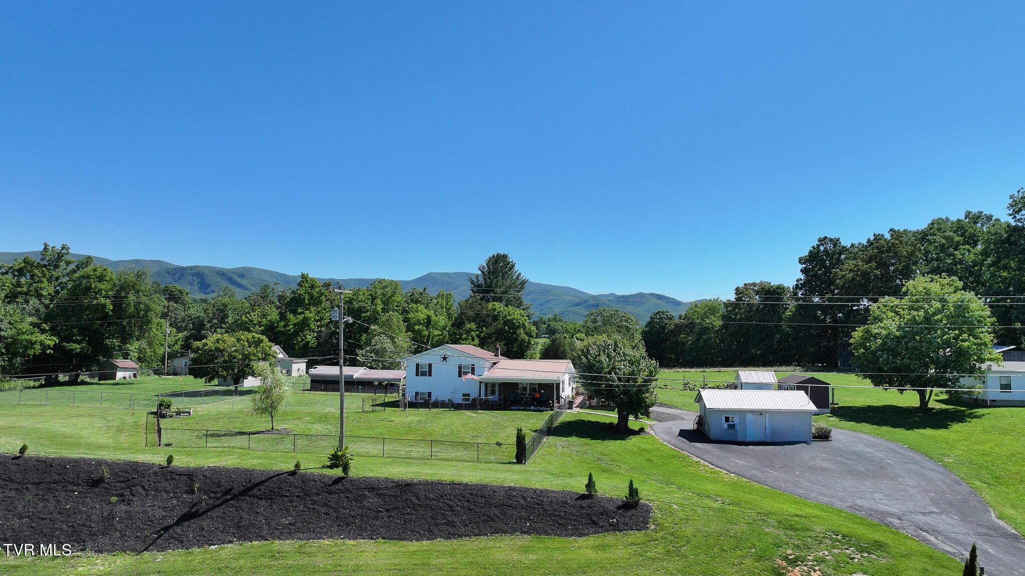 Photo of 3 bed, 3 bath, 1,686 sq ft single family residence at 2735 Highway 107