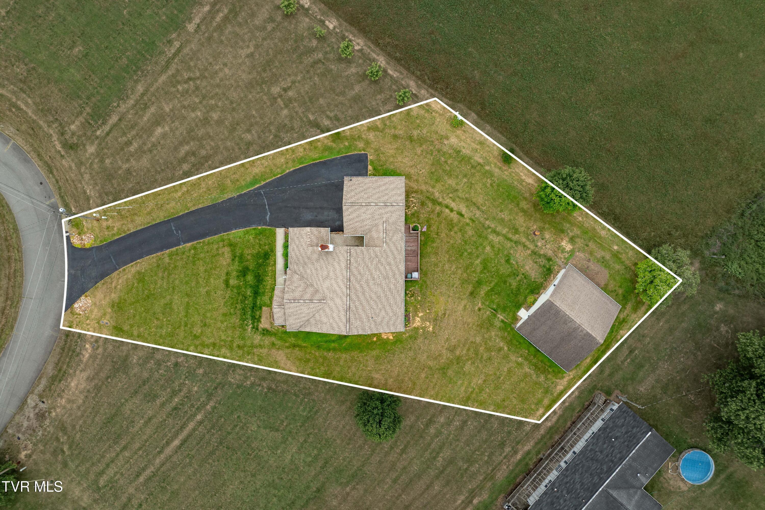 313 Lily Ln (1 of 76)