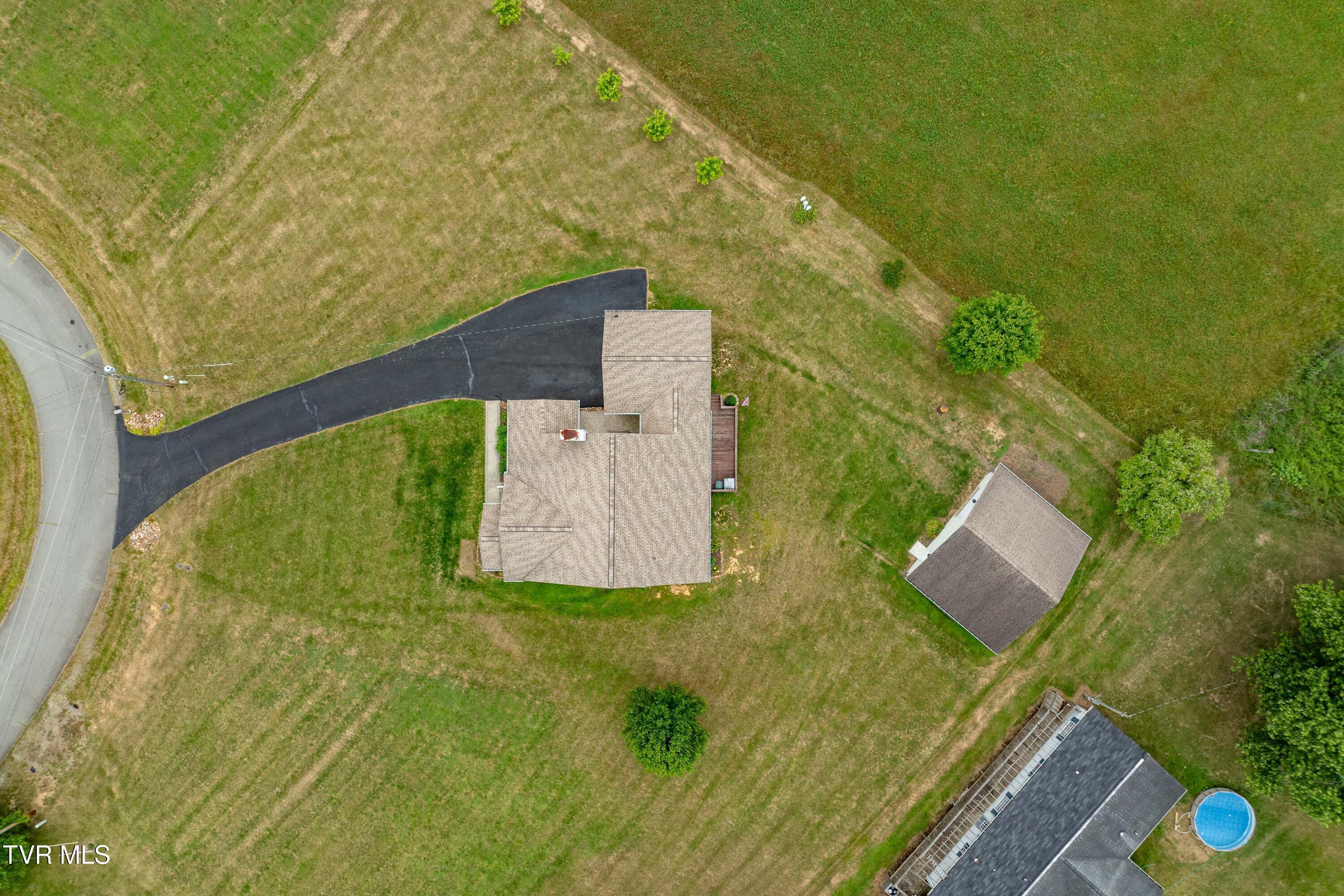 313 Lily Ln (2 of 76)