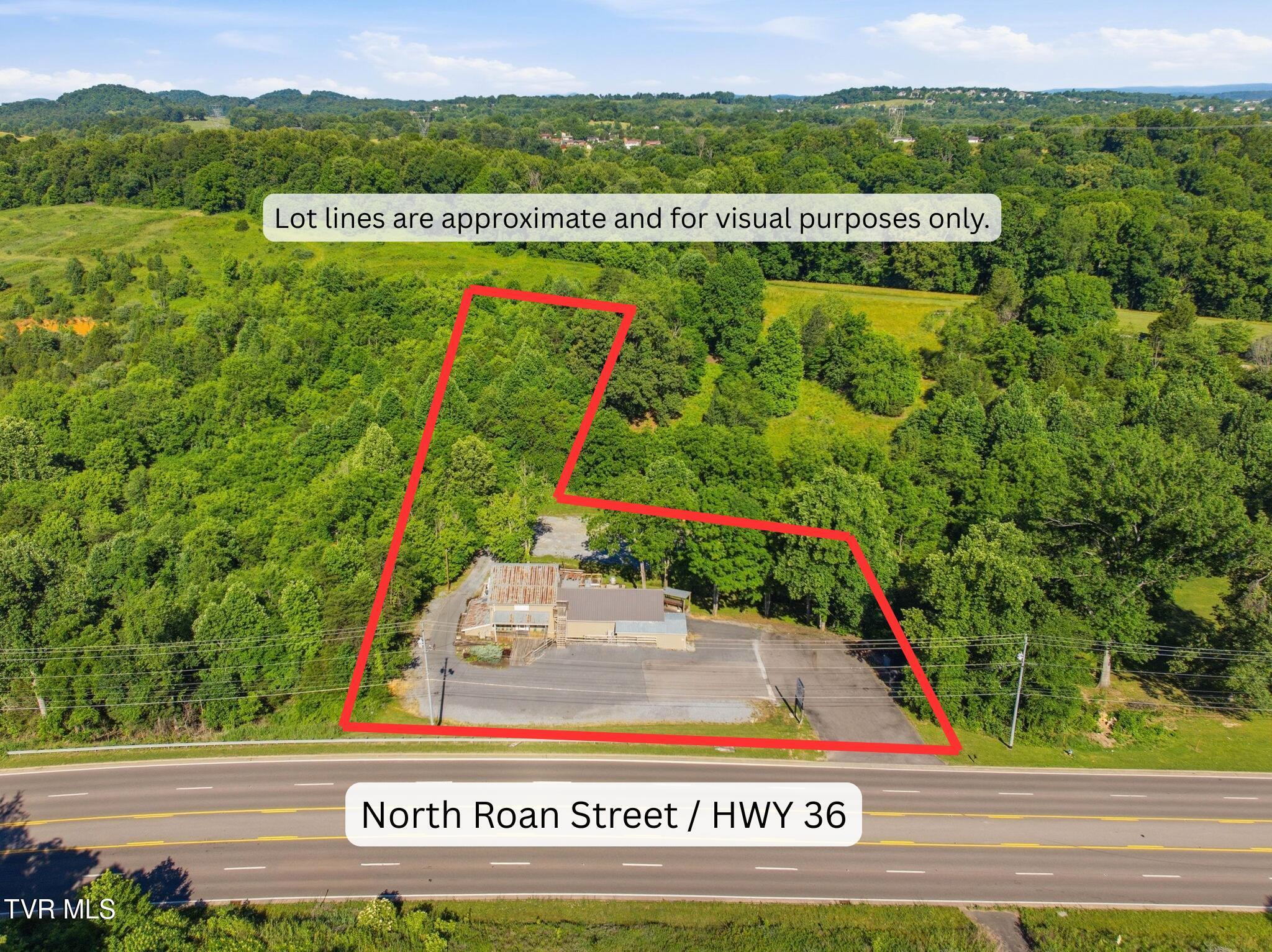 Lot lines marked on listing photos are a