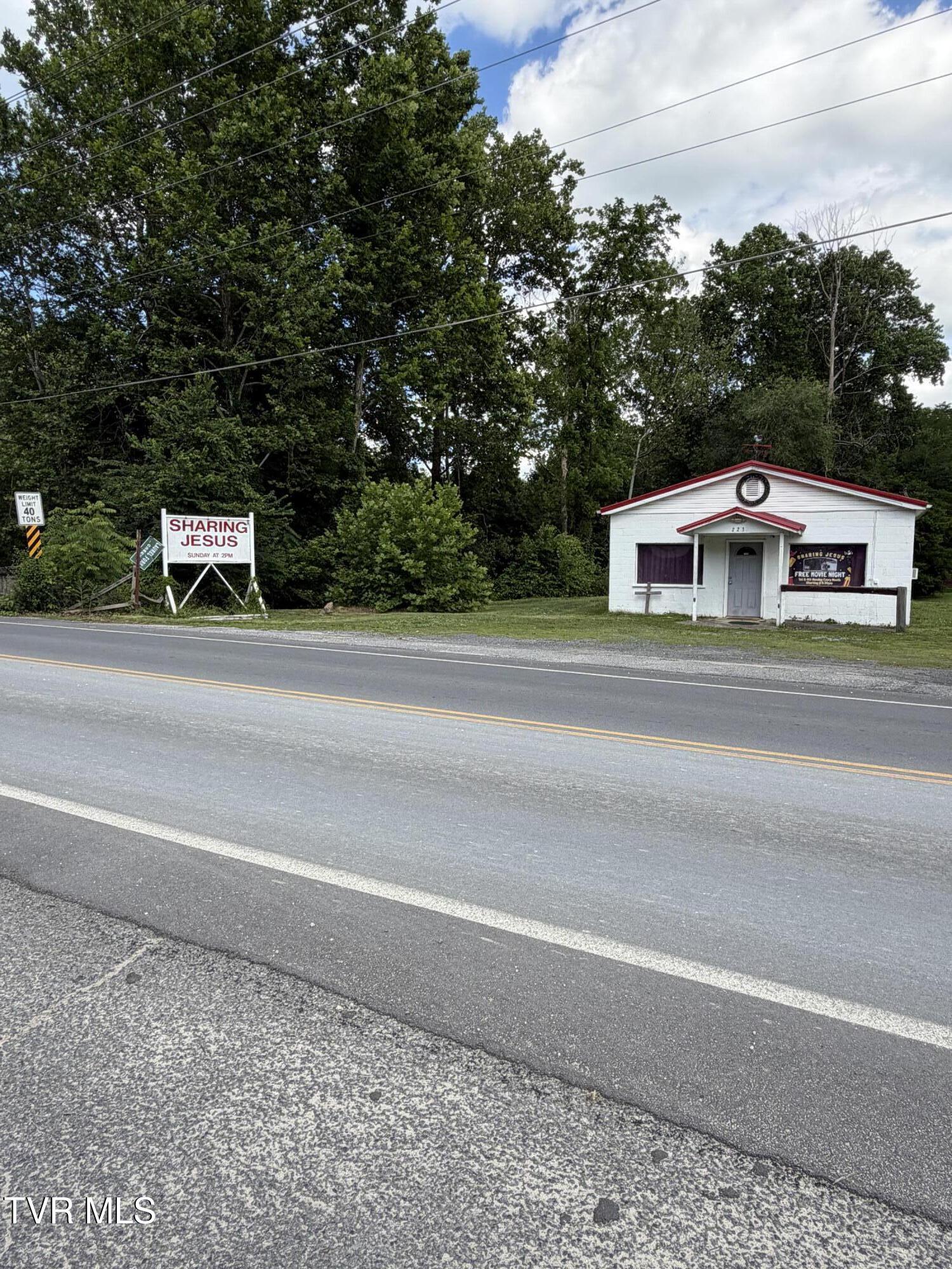 Photo of 832 sq ft, 0.44 ac commercial sale at 223 First Avenue