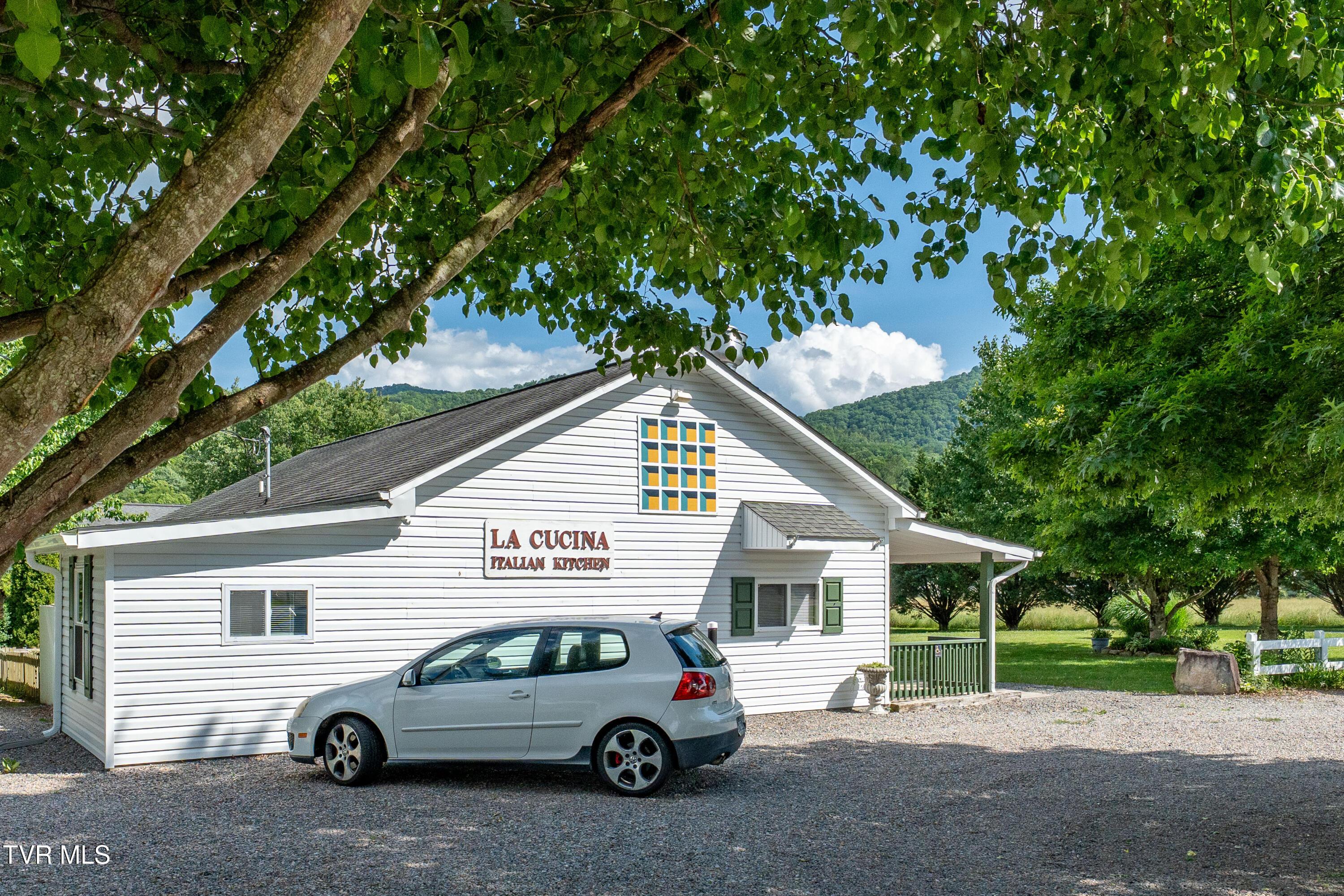 6811 Hwy 67W (4 of 32)